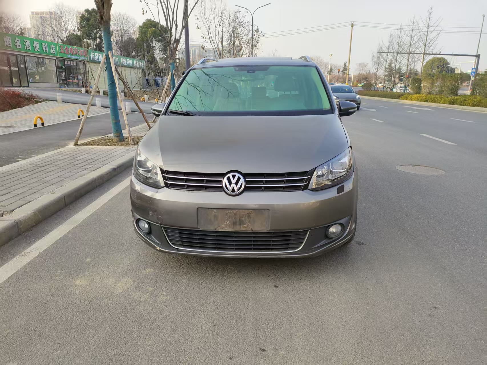 Volkswagen Touran 2013 car image #2