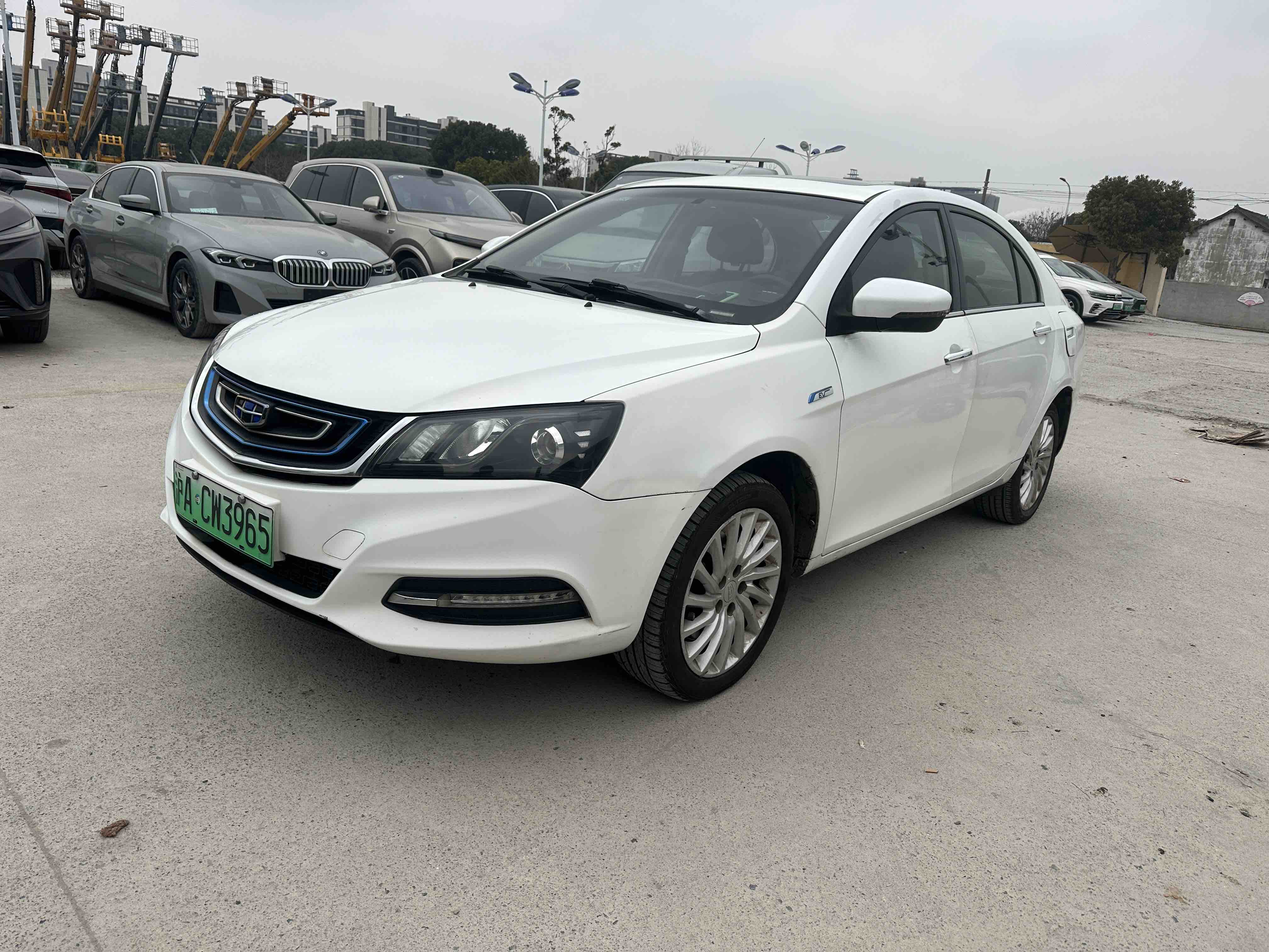 GEELY Emgrand New Energy 2018 car image #2