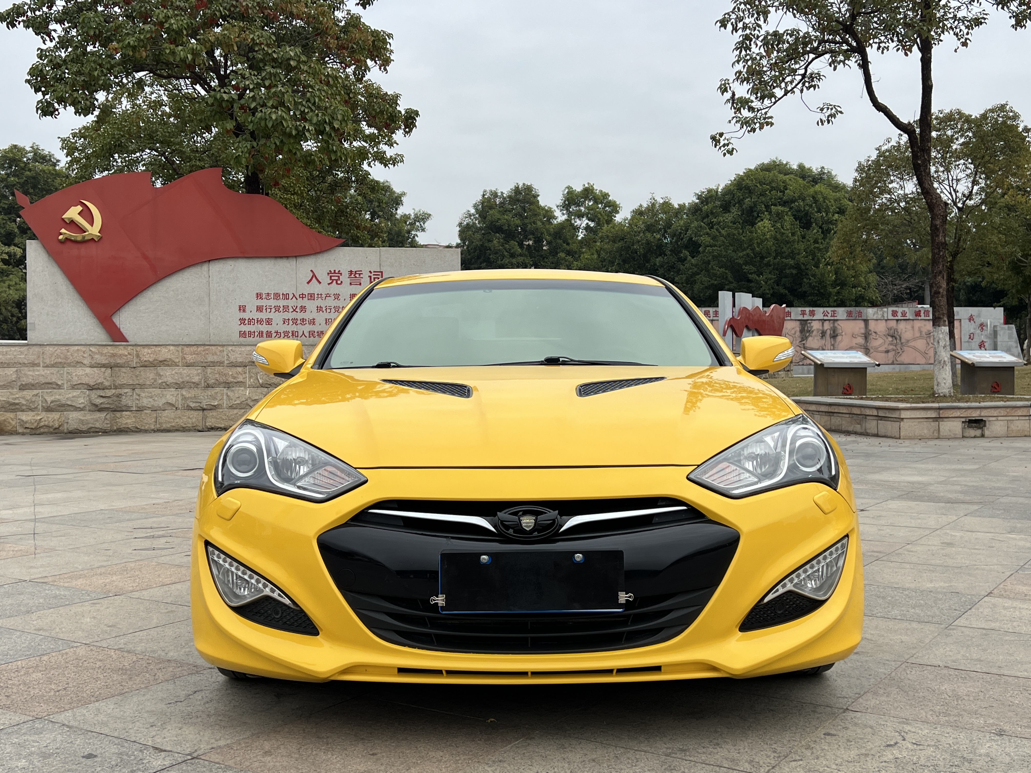 Hyundai Rohens-Coupe 2013 #2 Hyundai Rohens-Coupe 2013 car image #2