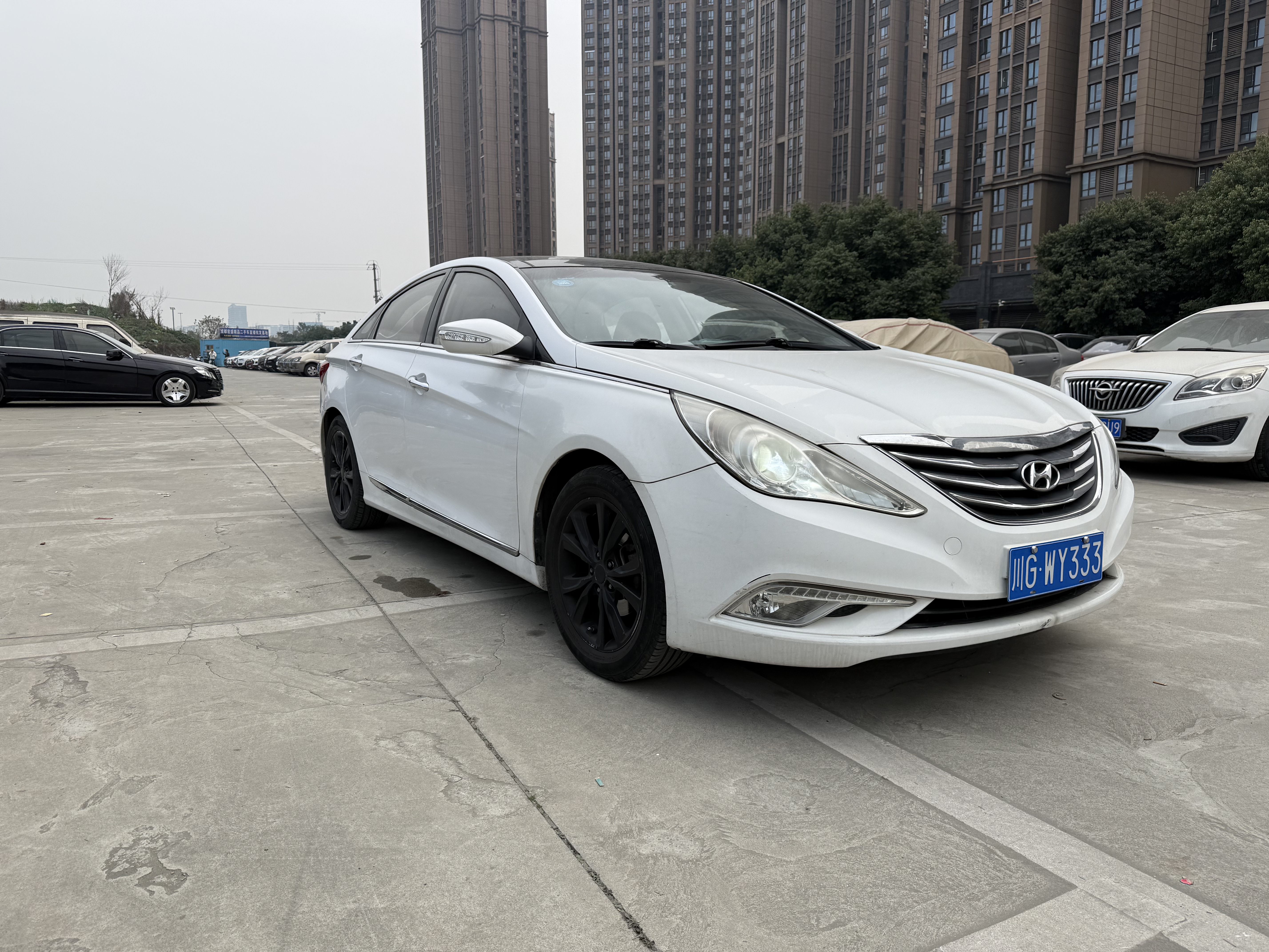 Hyundai Sonata 2014 car image #2