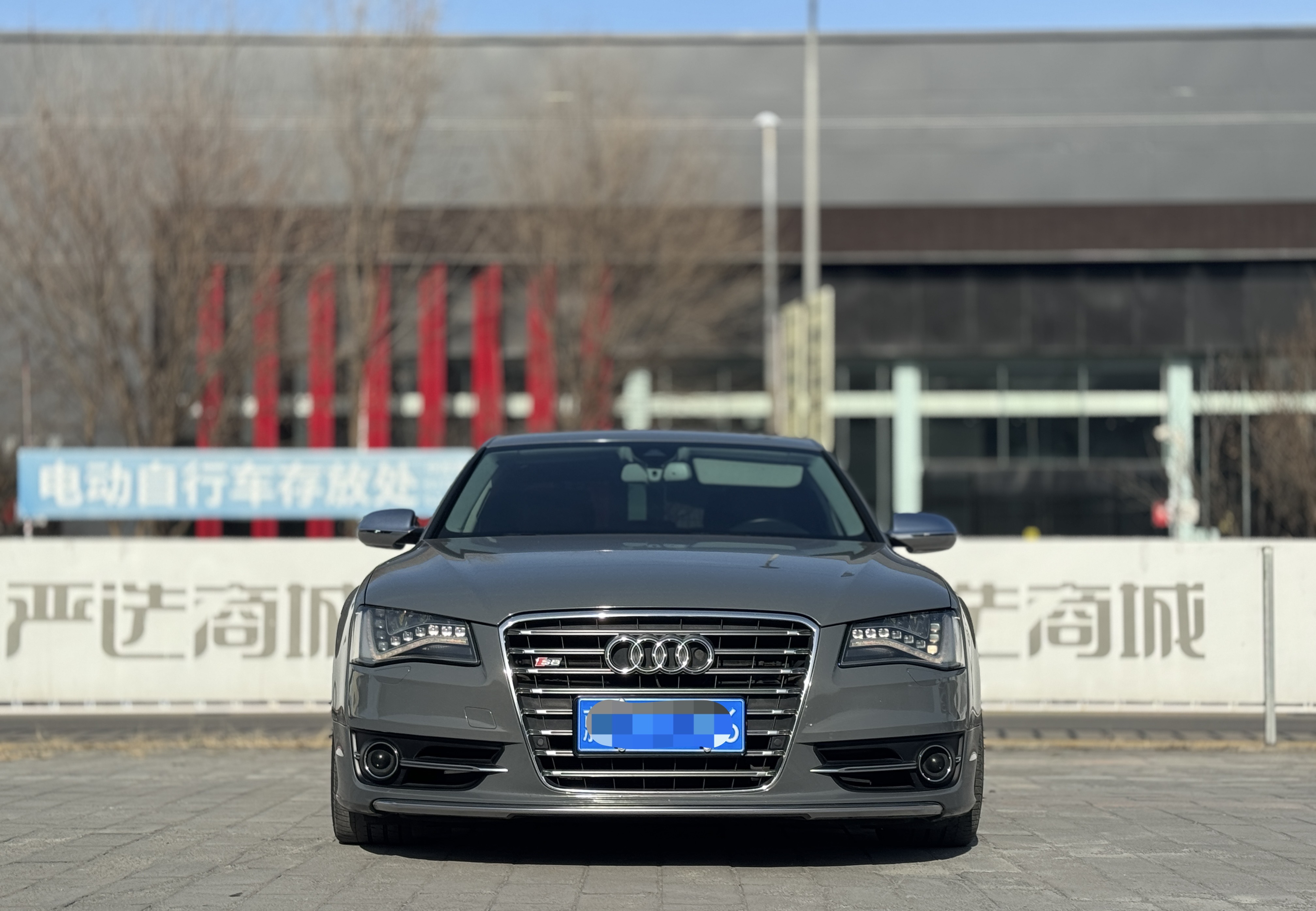 Audi S8 2012 صورة سيارة #2