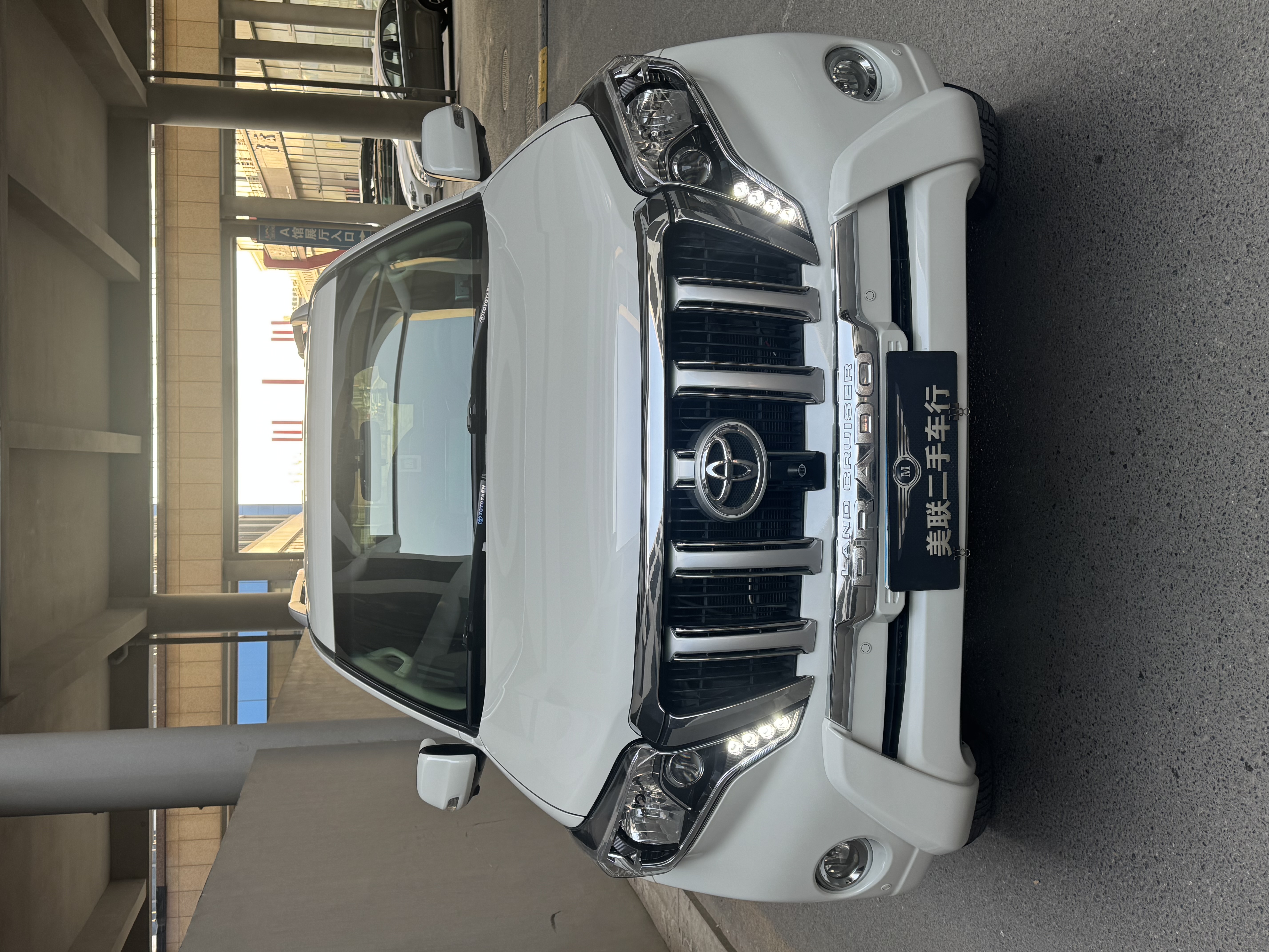 Toyota Land Cruiser Prado 2017 car image #2