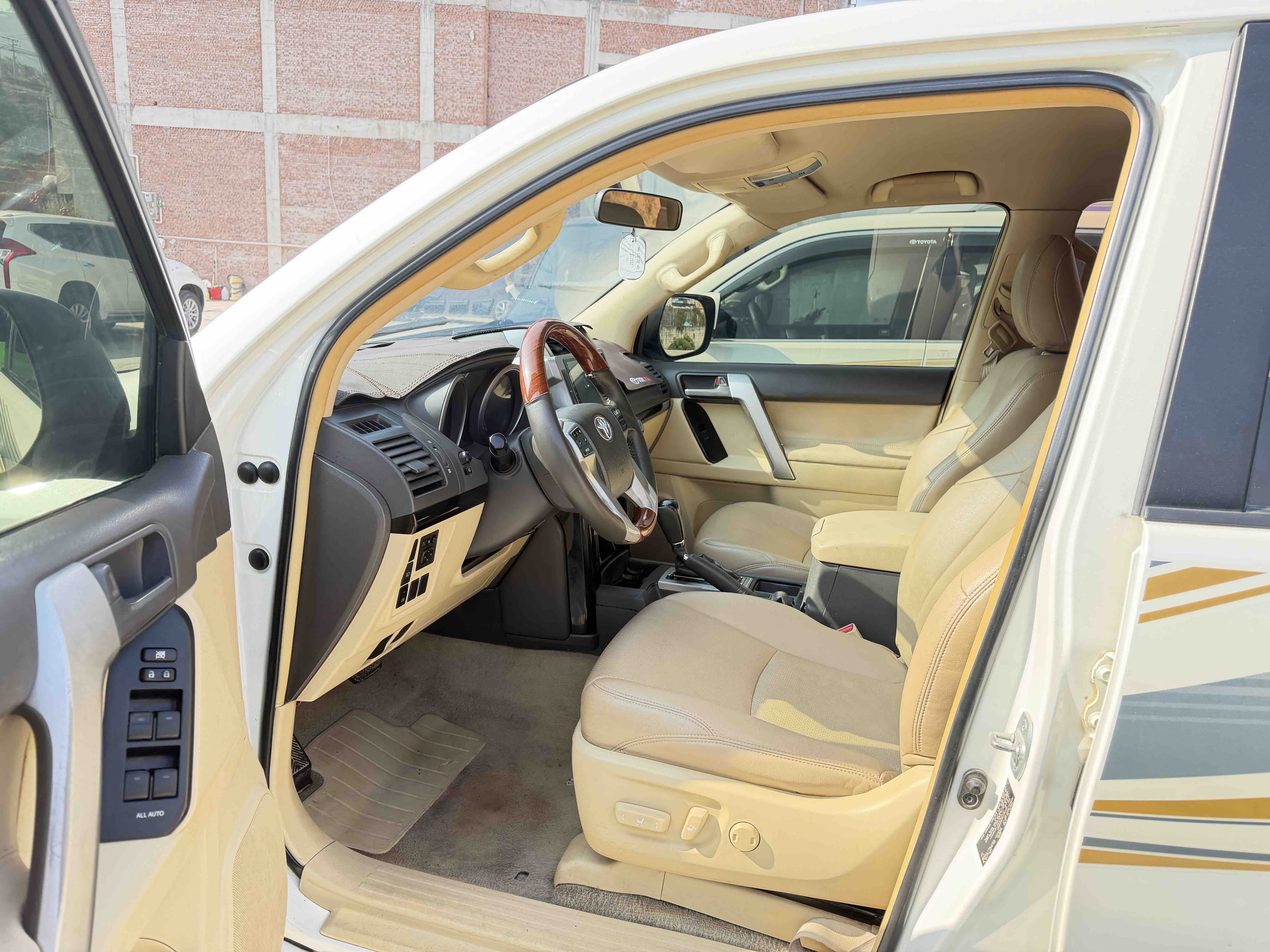 Toyota 2014 #2 Toyota 2014 car image #2
