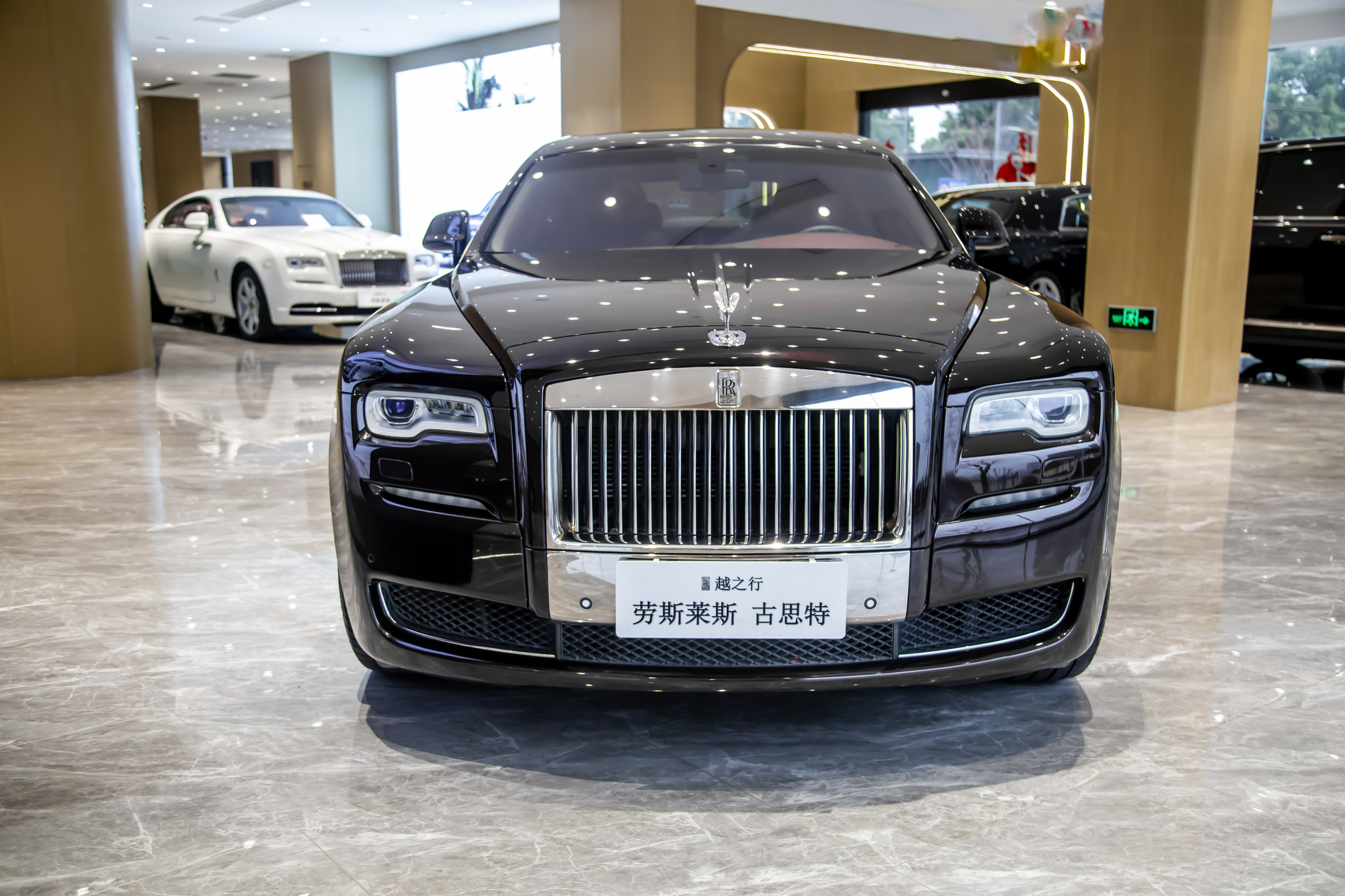 劳斯莱斯 古思特 2017 汽车图片 #2