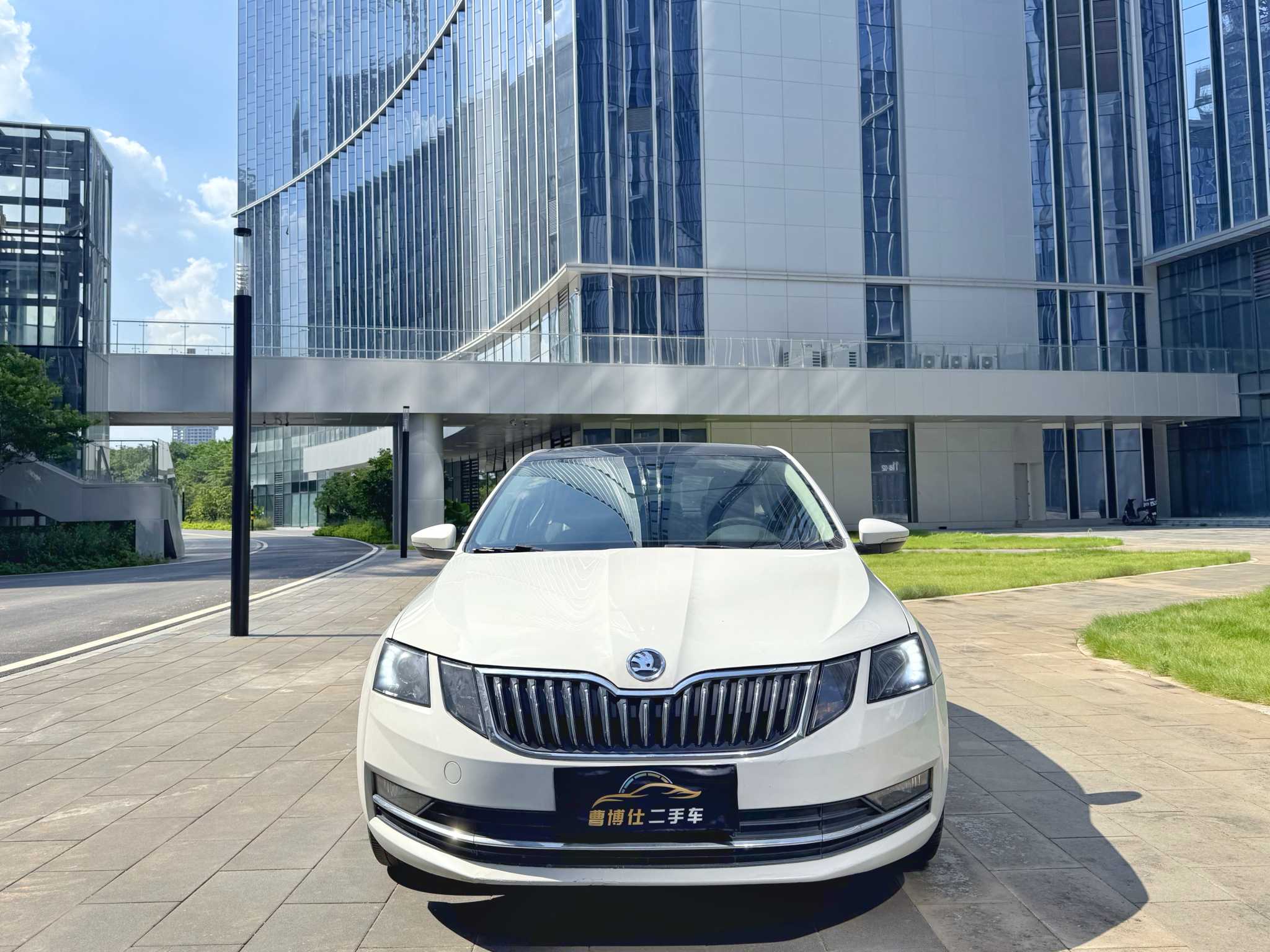 Skoda Octavia 2018 car image #2
