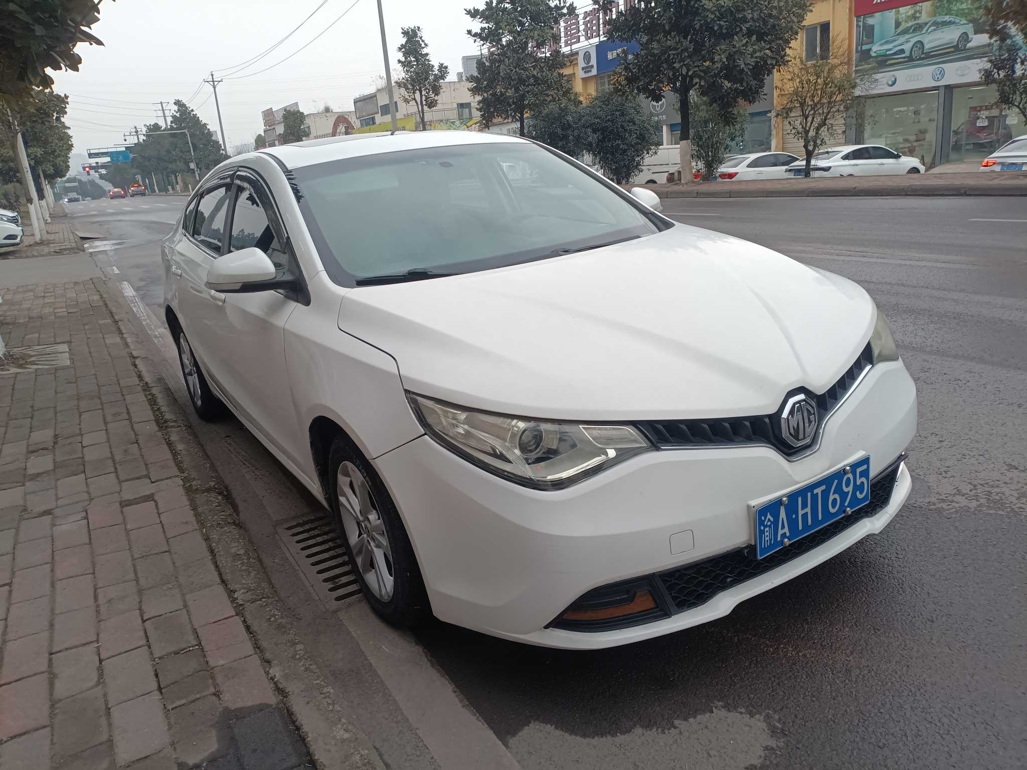 MG GT 2017 car image #2