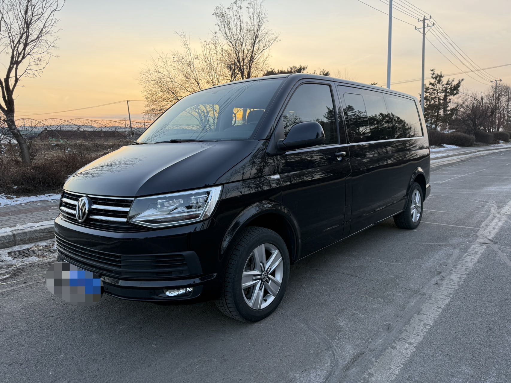 Volkswagen Caravelle 2018 car image #2