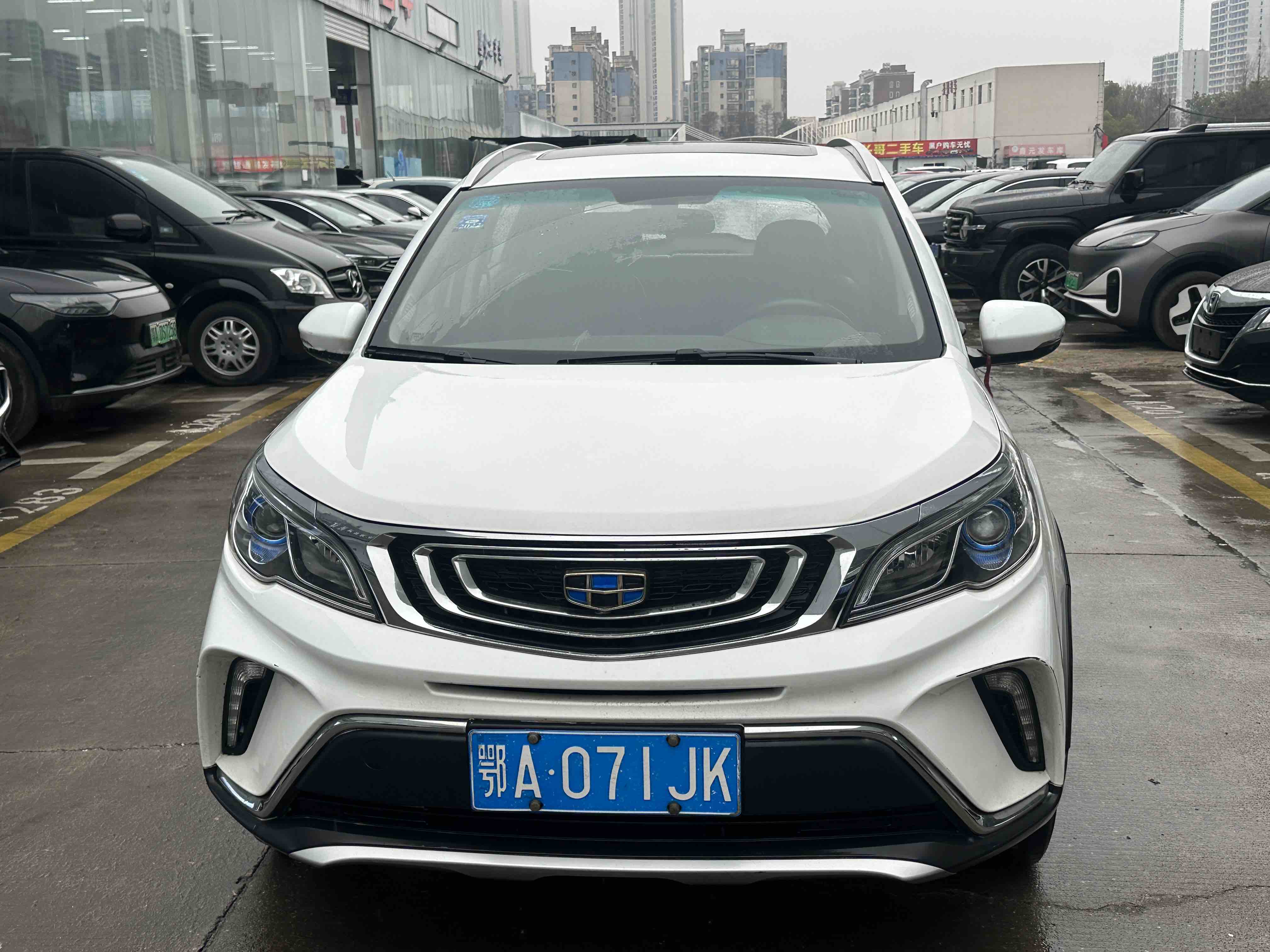 Vision X3 2018 car image #2