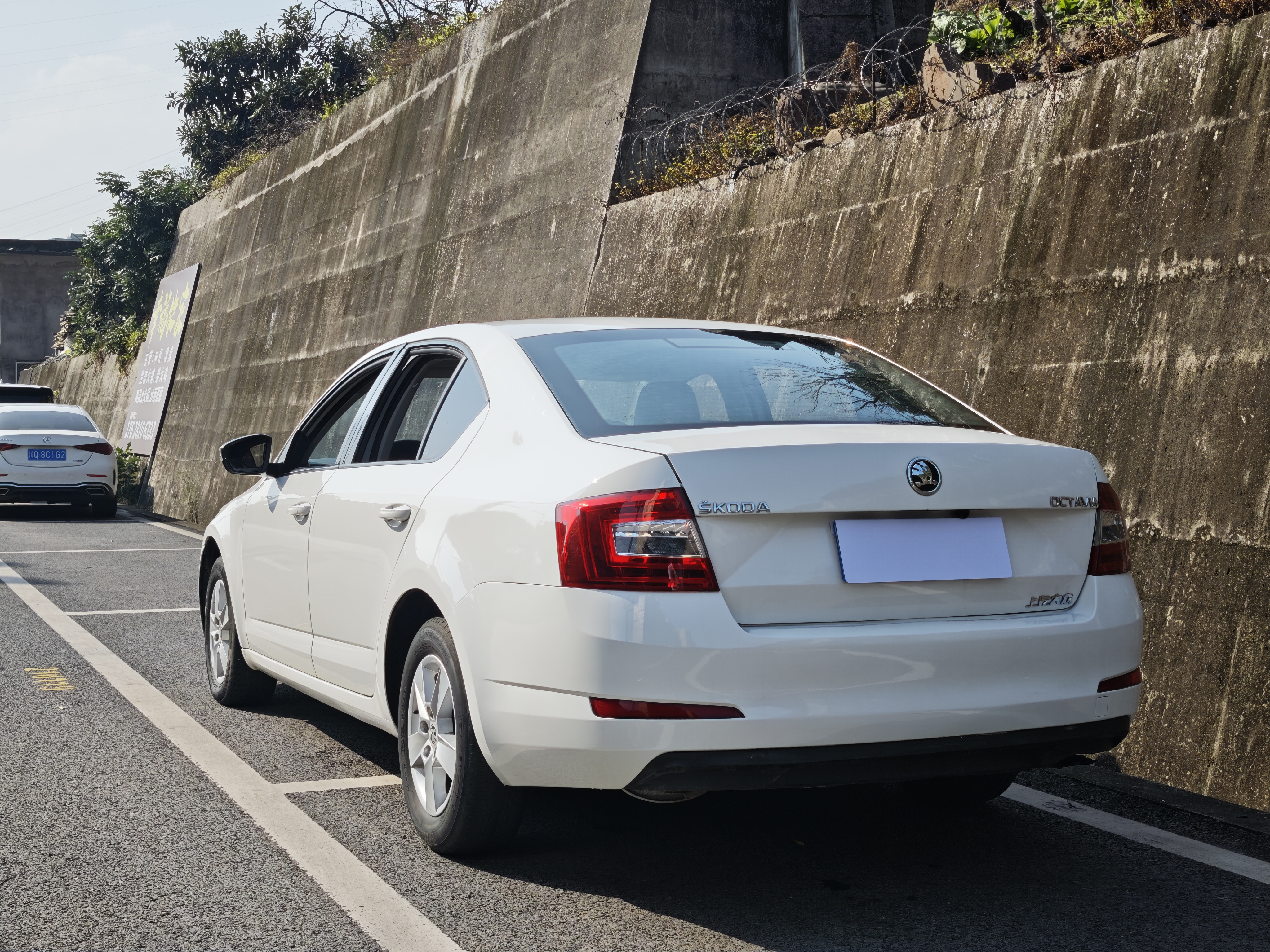 Skoda Octavia 2018 car image #2