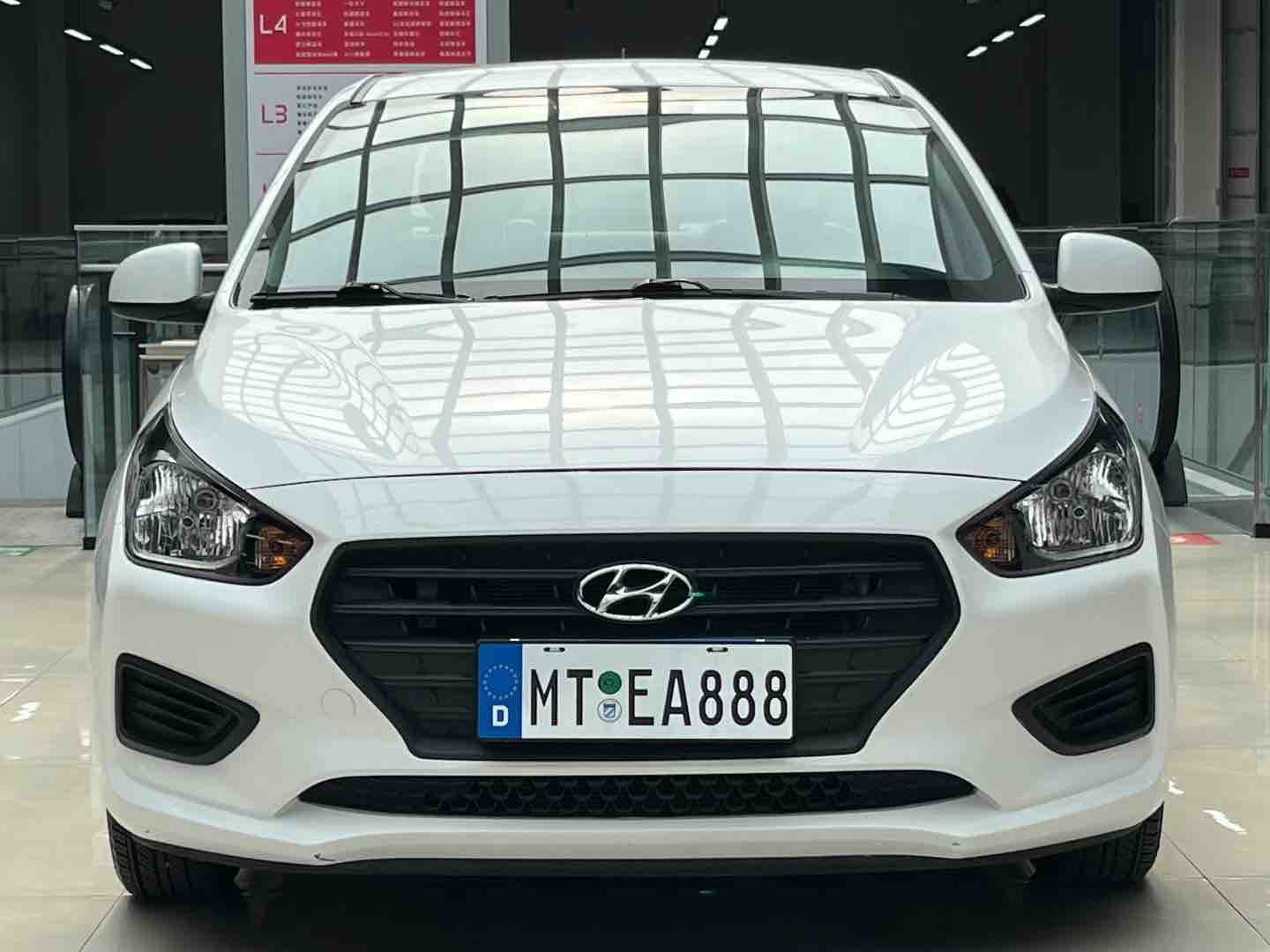 Hyundai Reina 2019 car image #2