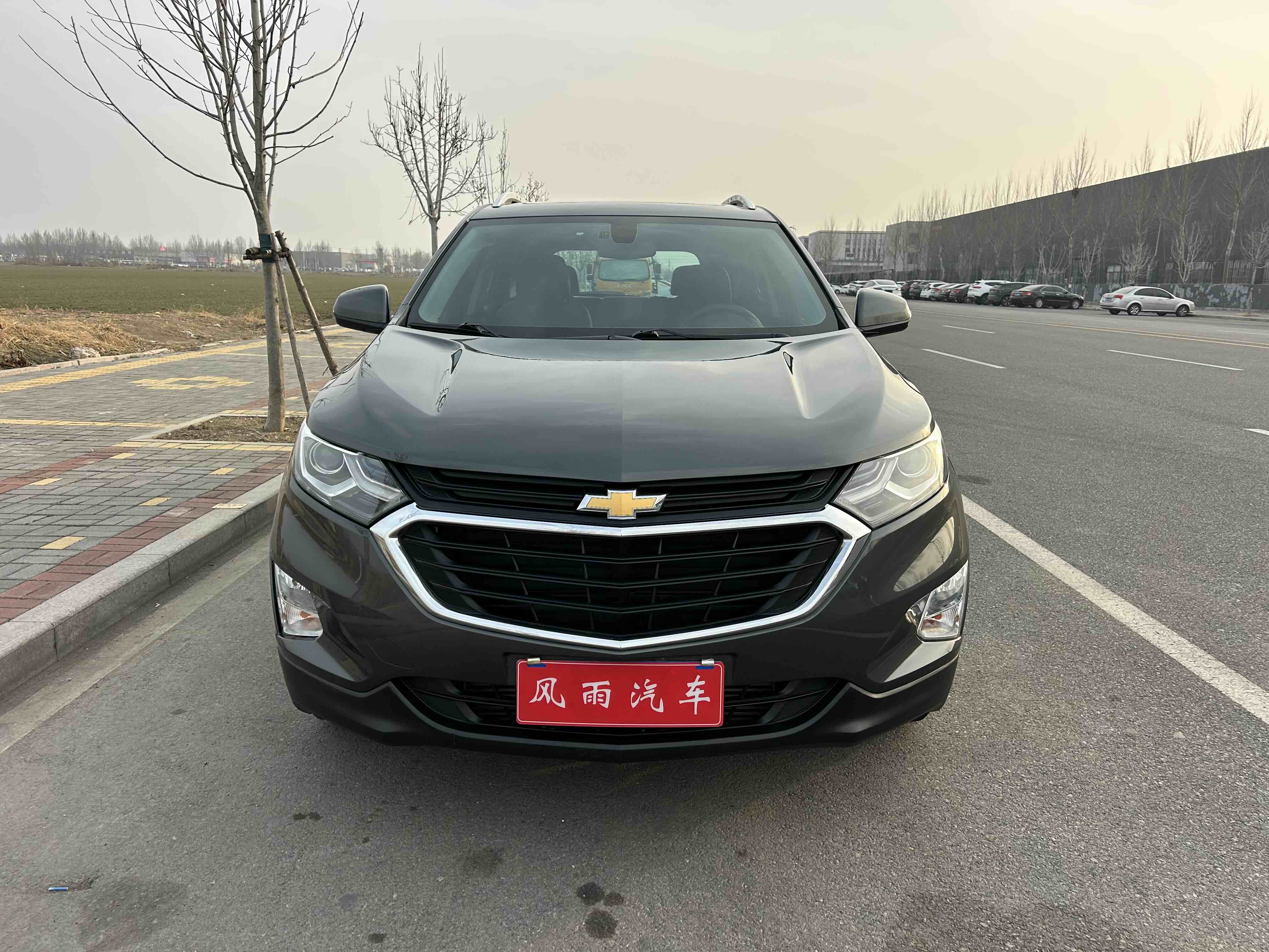 Chevrolet Equinox 2018 car image #2