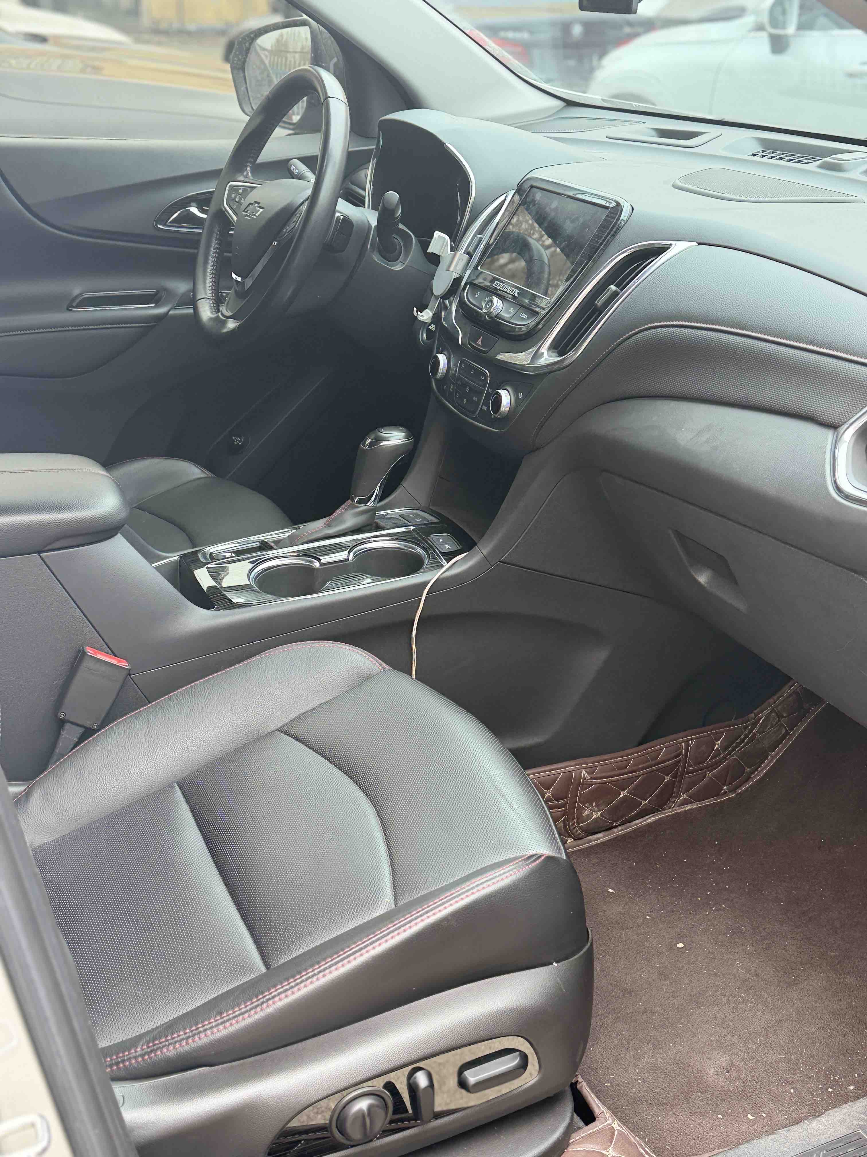 Chevrolet Equinox 2019 car image #2