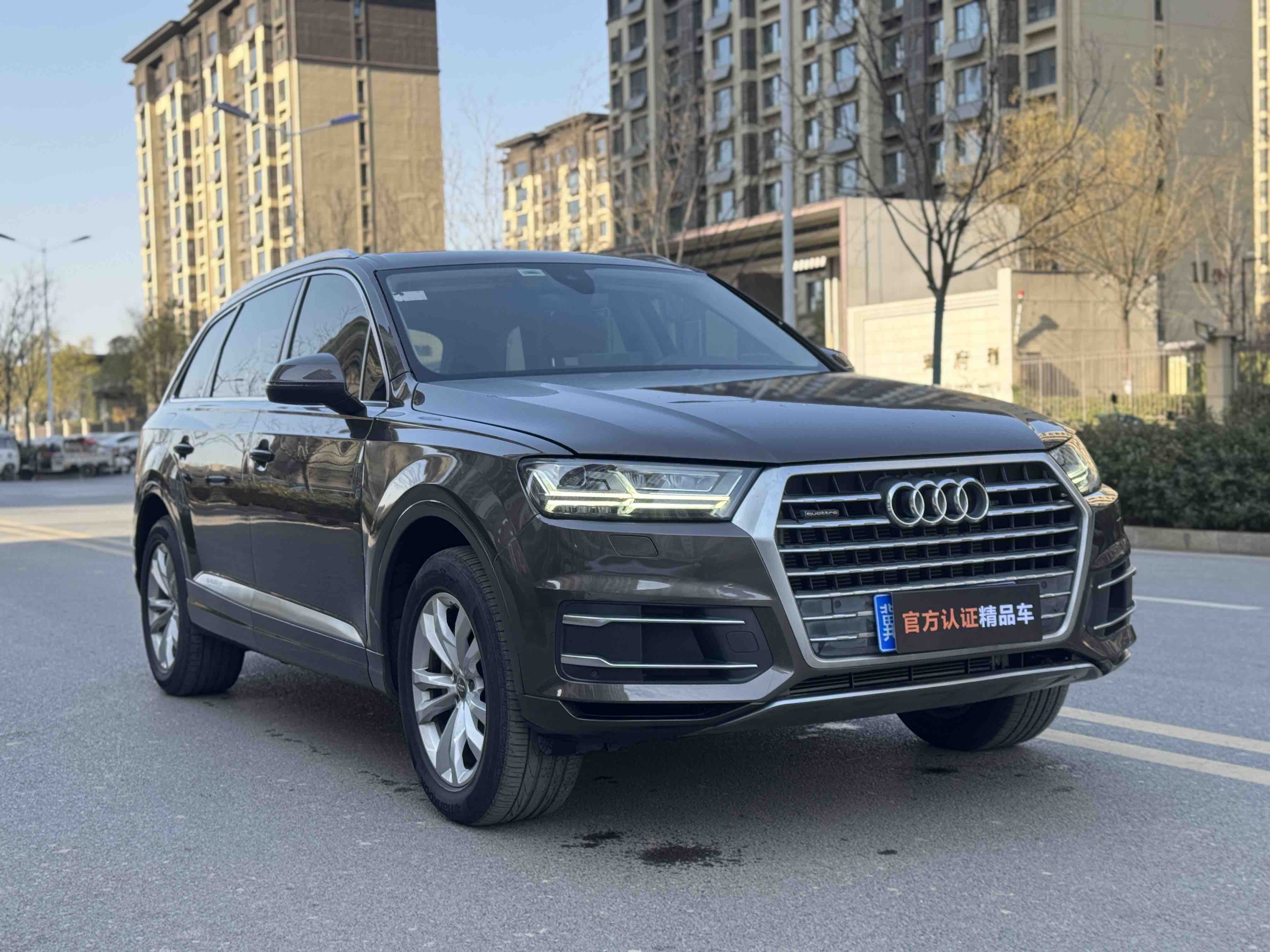 Audi Q7 2018 car image #2