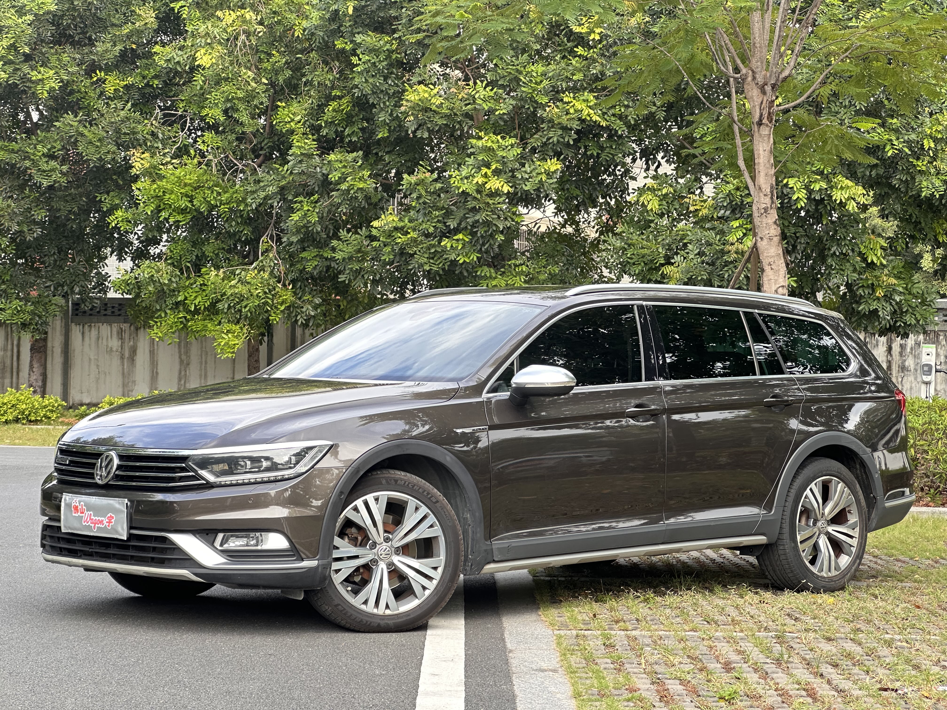 Volkswagen Passat Variant 2018 immagine di auto #2