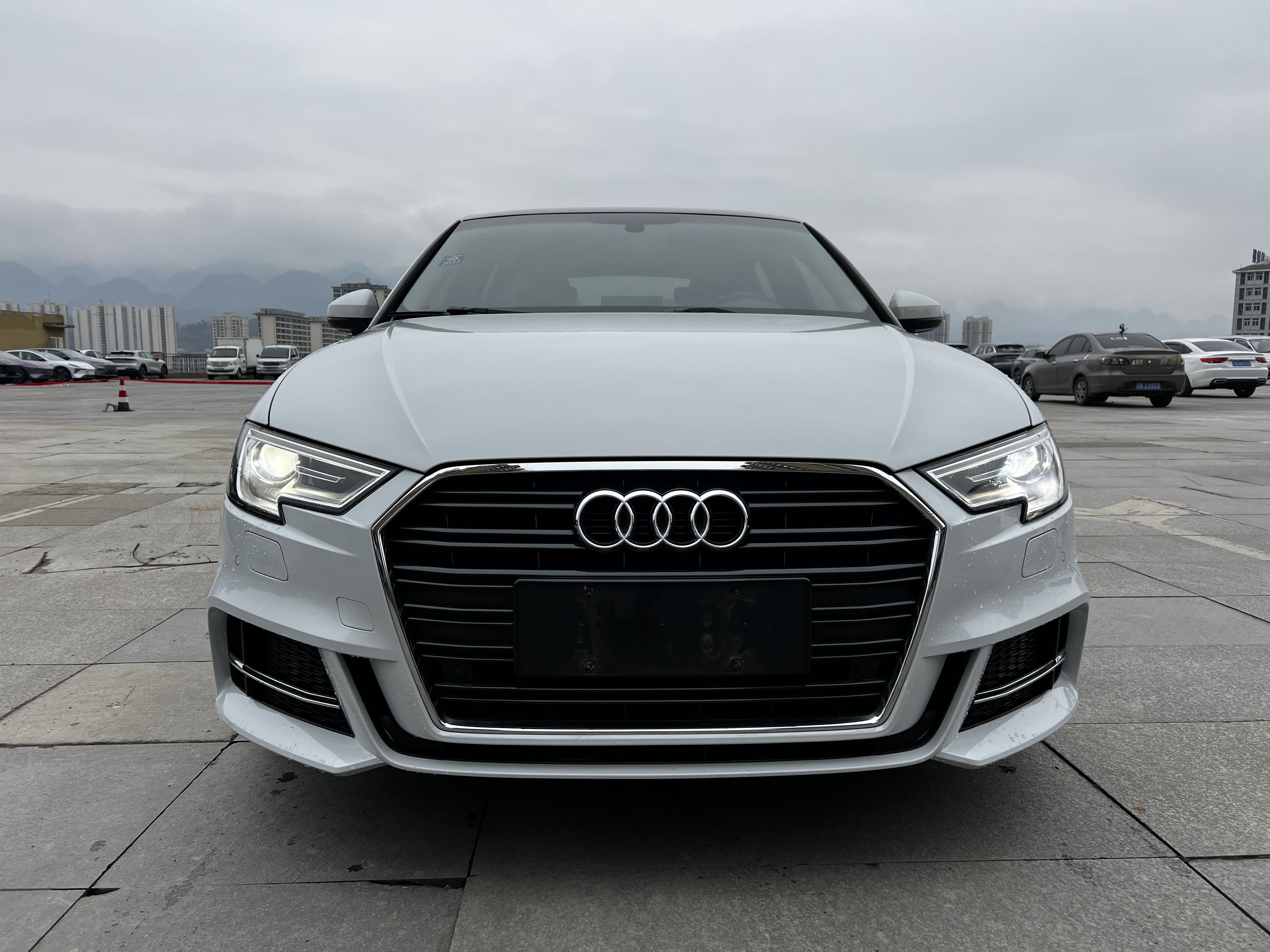 Audi A3 2018 car image #2