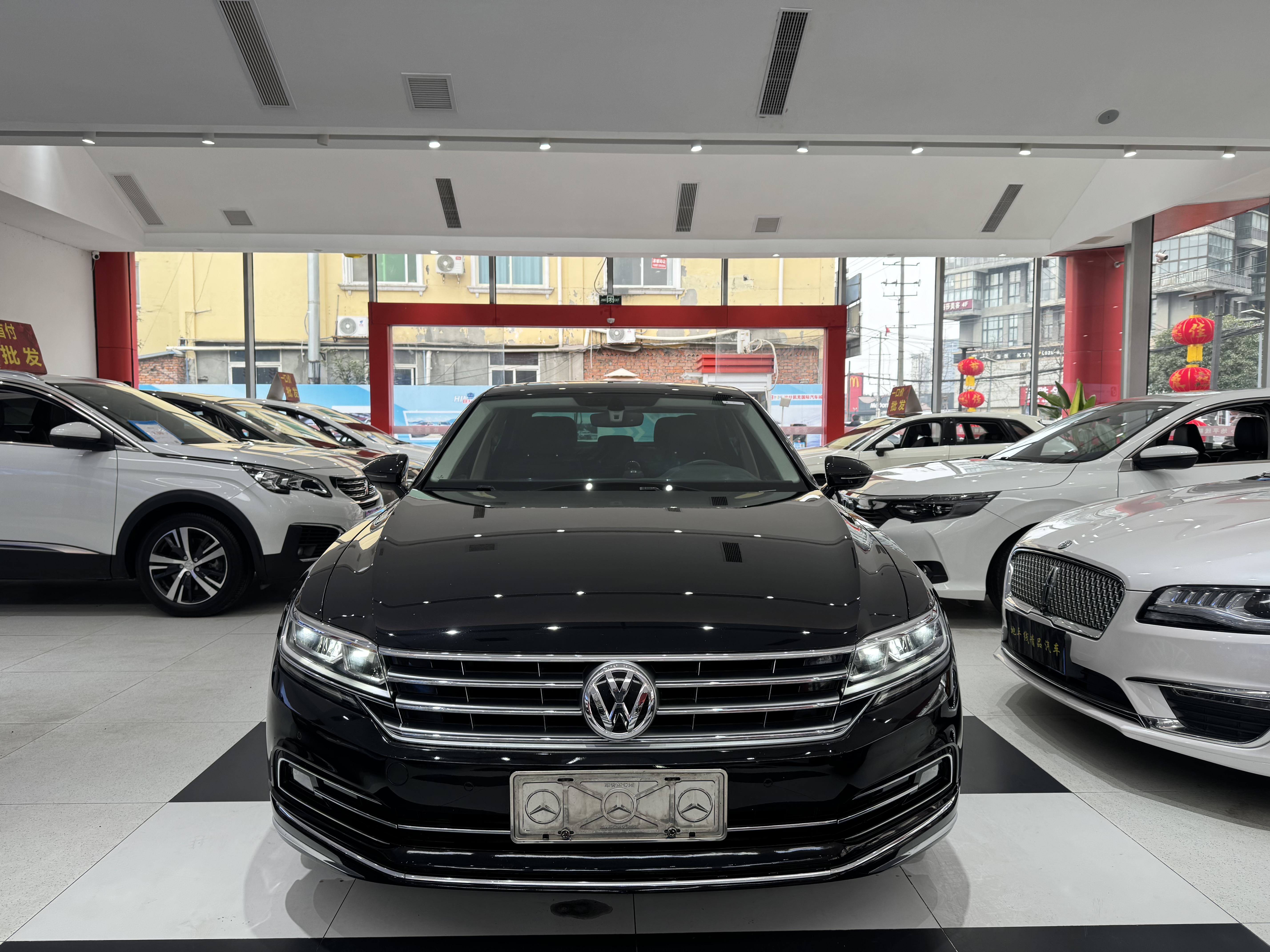 Volkswagen Phideon 2018 immagine di auto #2