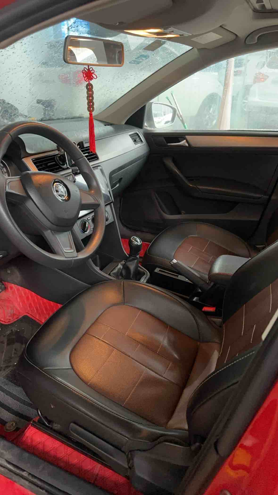 Skoda Rapid Spaceback 2017 immagine di auto #2