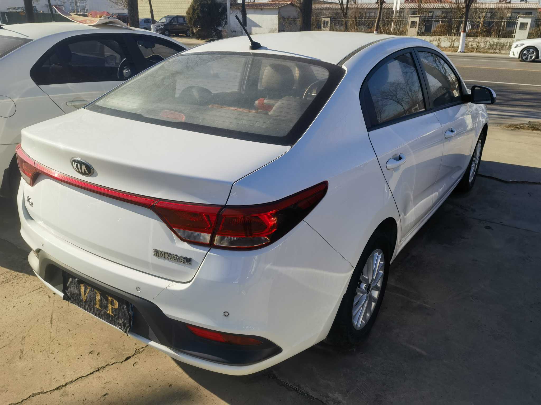 起亚 起亚K2 2018 汽车图片 #2