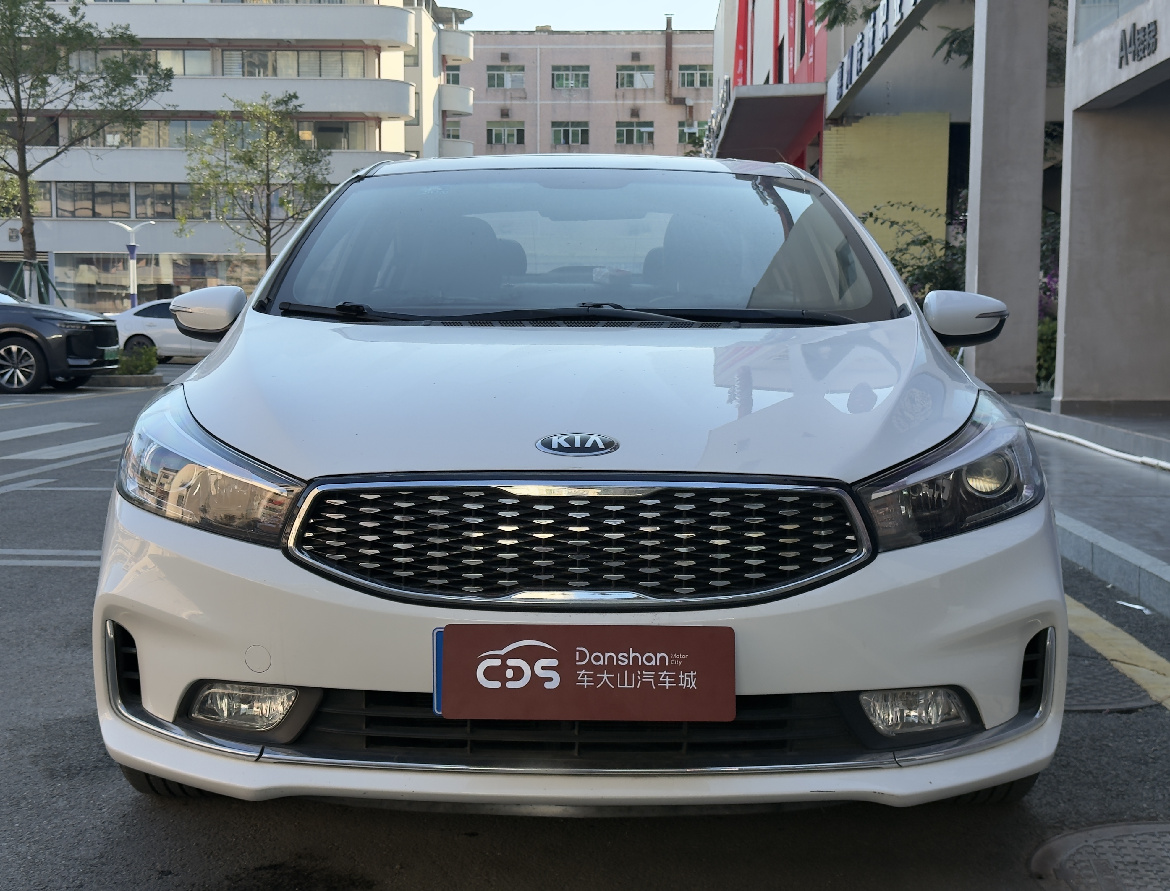 Kia K3 2017 car image #2