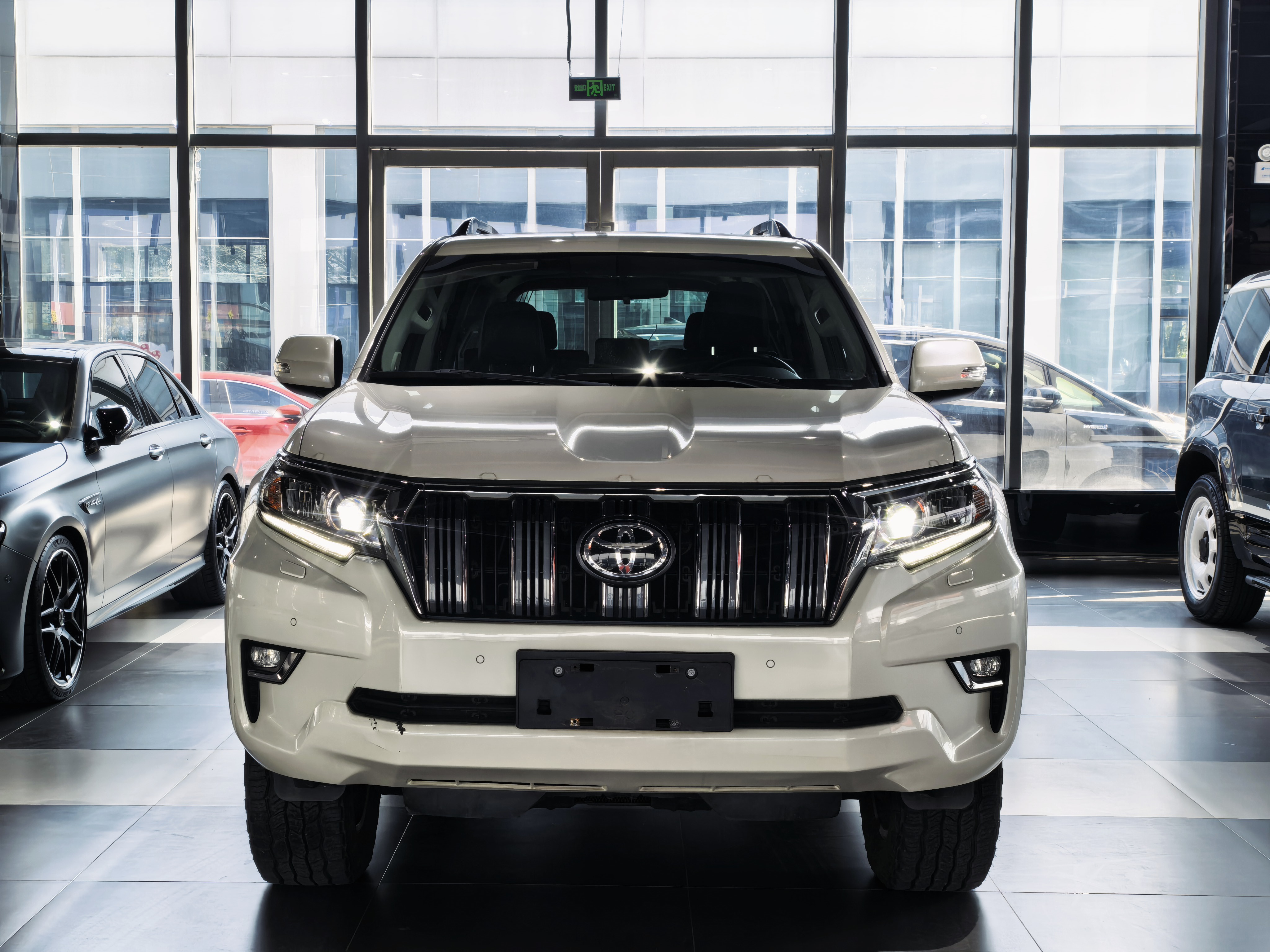 Toyota Land Cruiser Prado 2018 immagine di auto #2