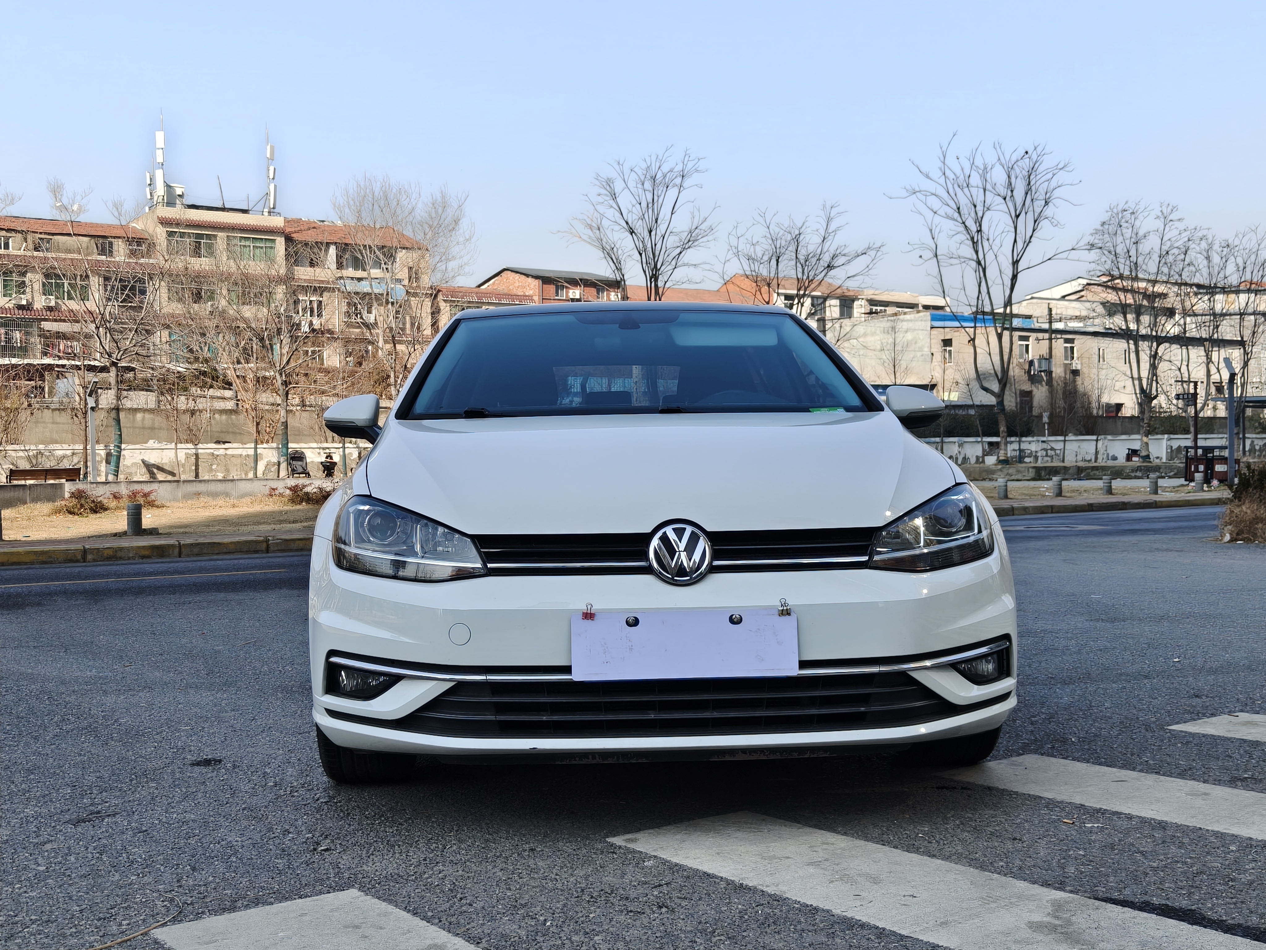 Volkswagen Golf 2018 car image #2