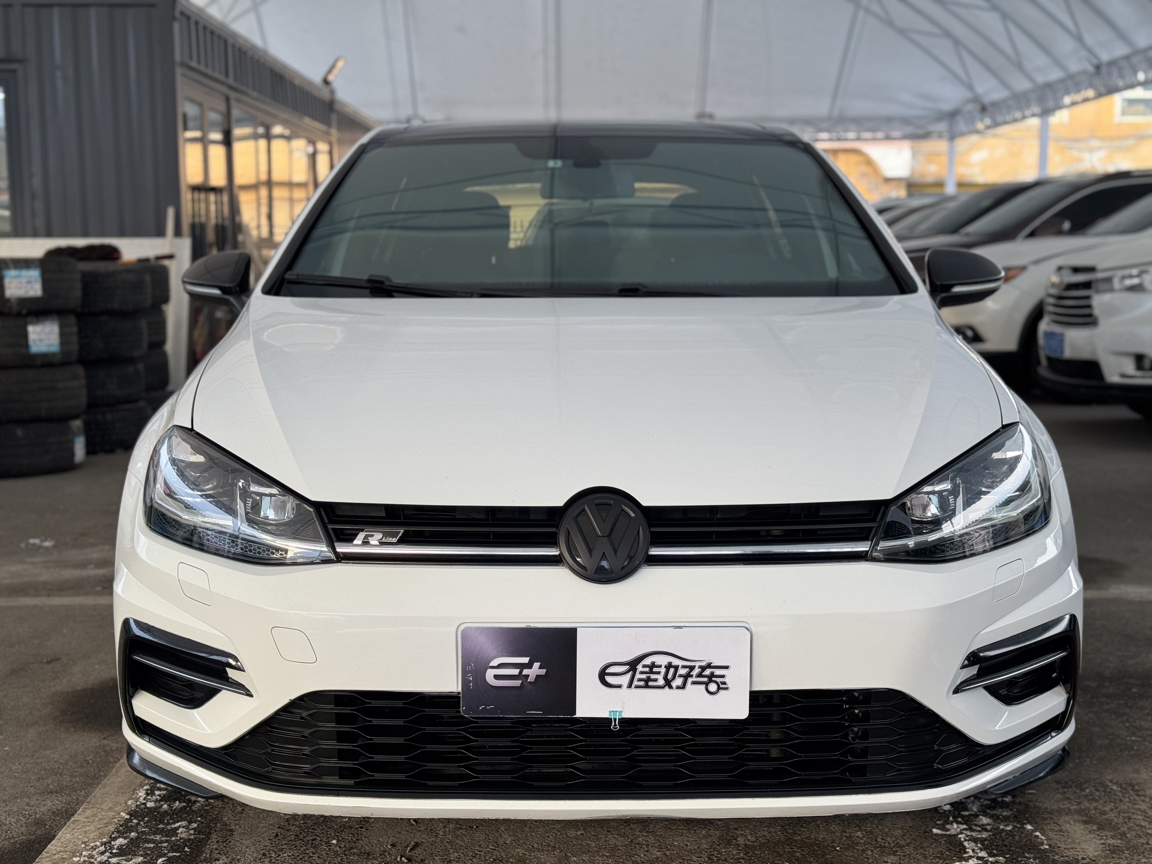 Volkswagen Golf 2018 car image #2