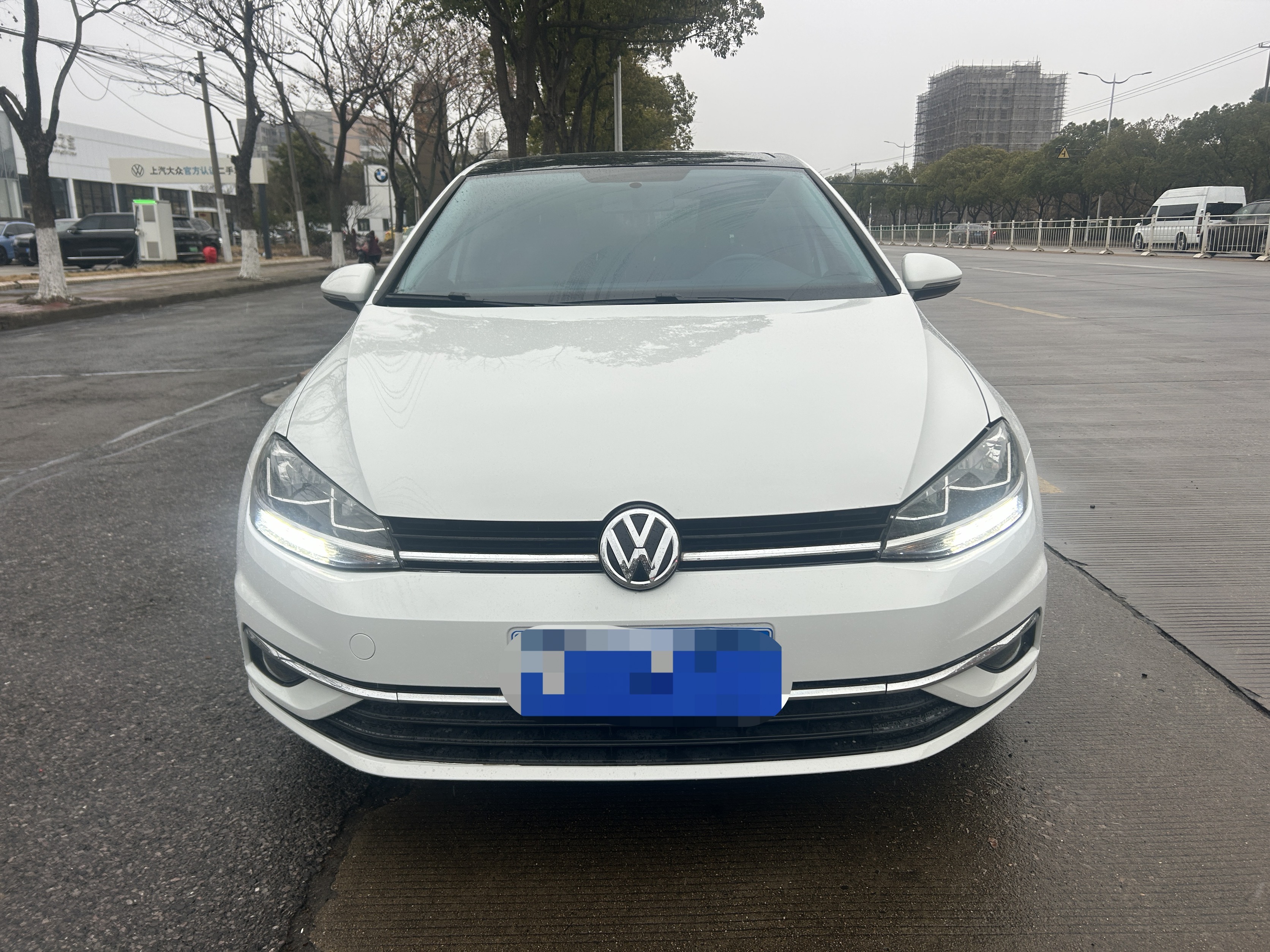 Volkswagen Golf 2018 car image #2