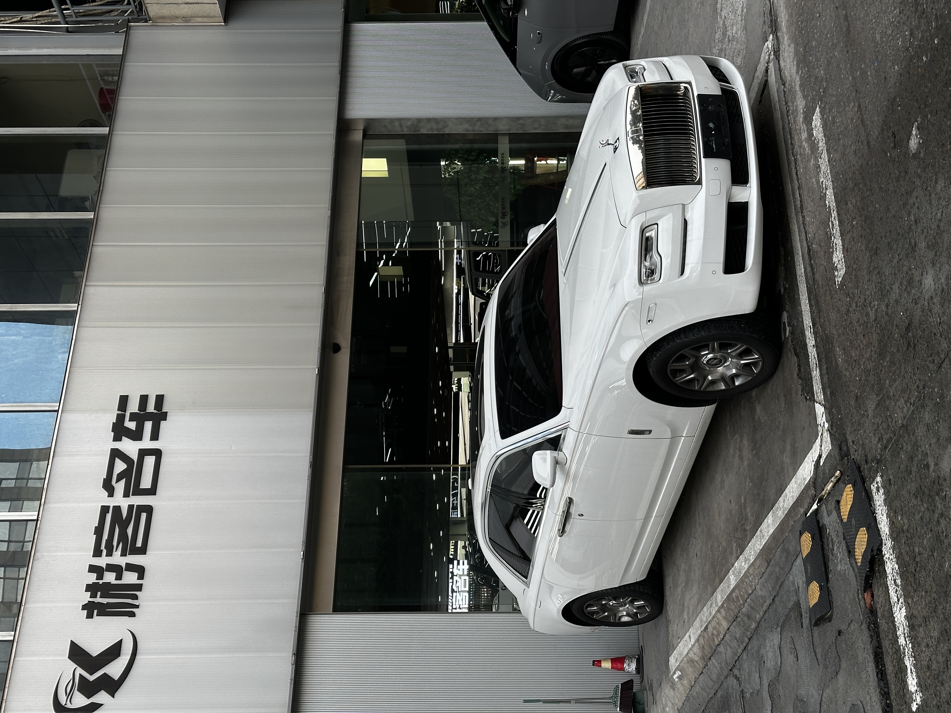 劳斯莱斯 古思特 2018 汽车图片 #2