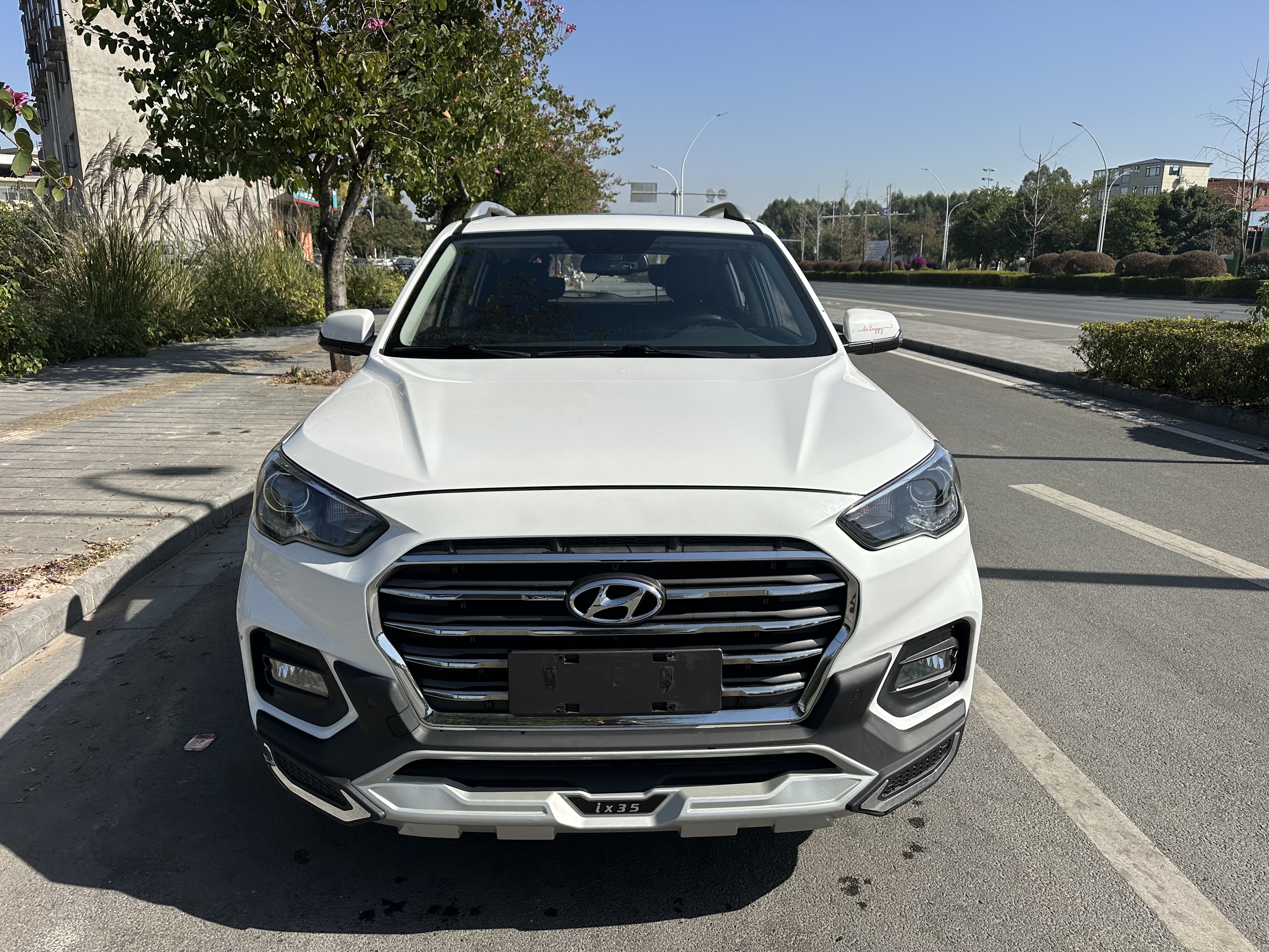 Hyundai ix35 2018 car image #2