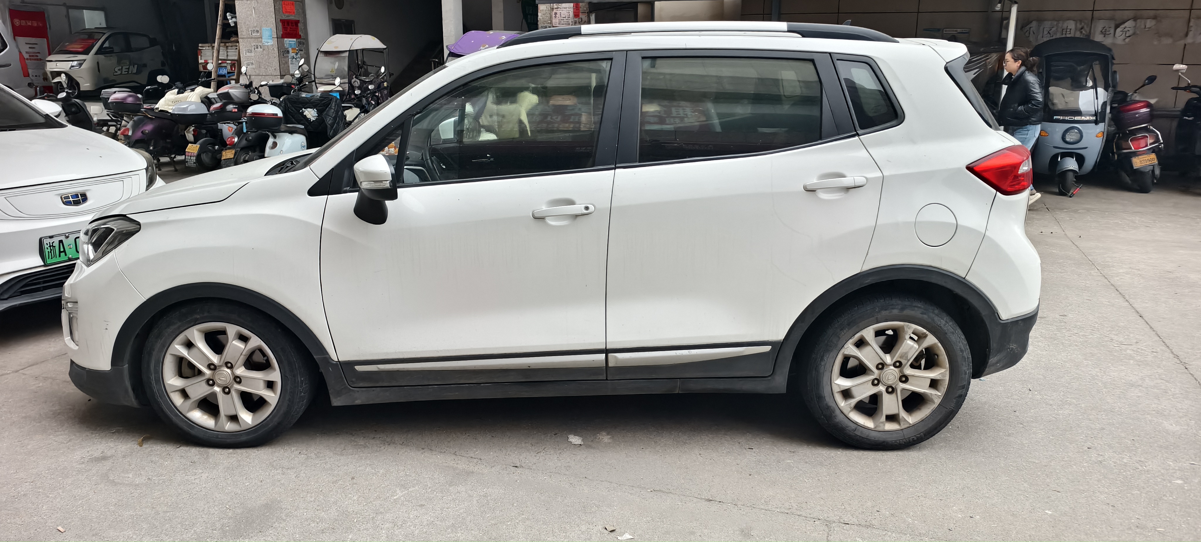 Changan CS15 EV 2018 car image #2