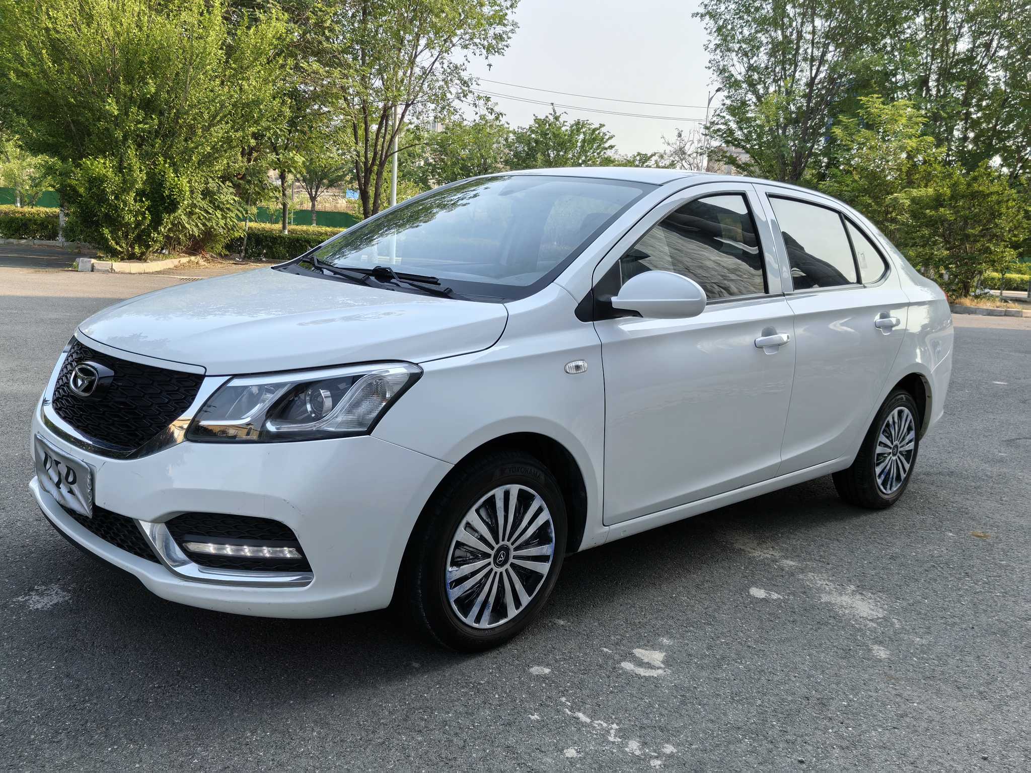 Kaiyi E3 2018 #2 Kaiyi E3 2018 car image #2