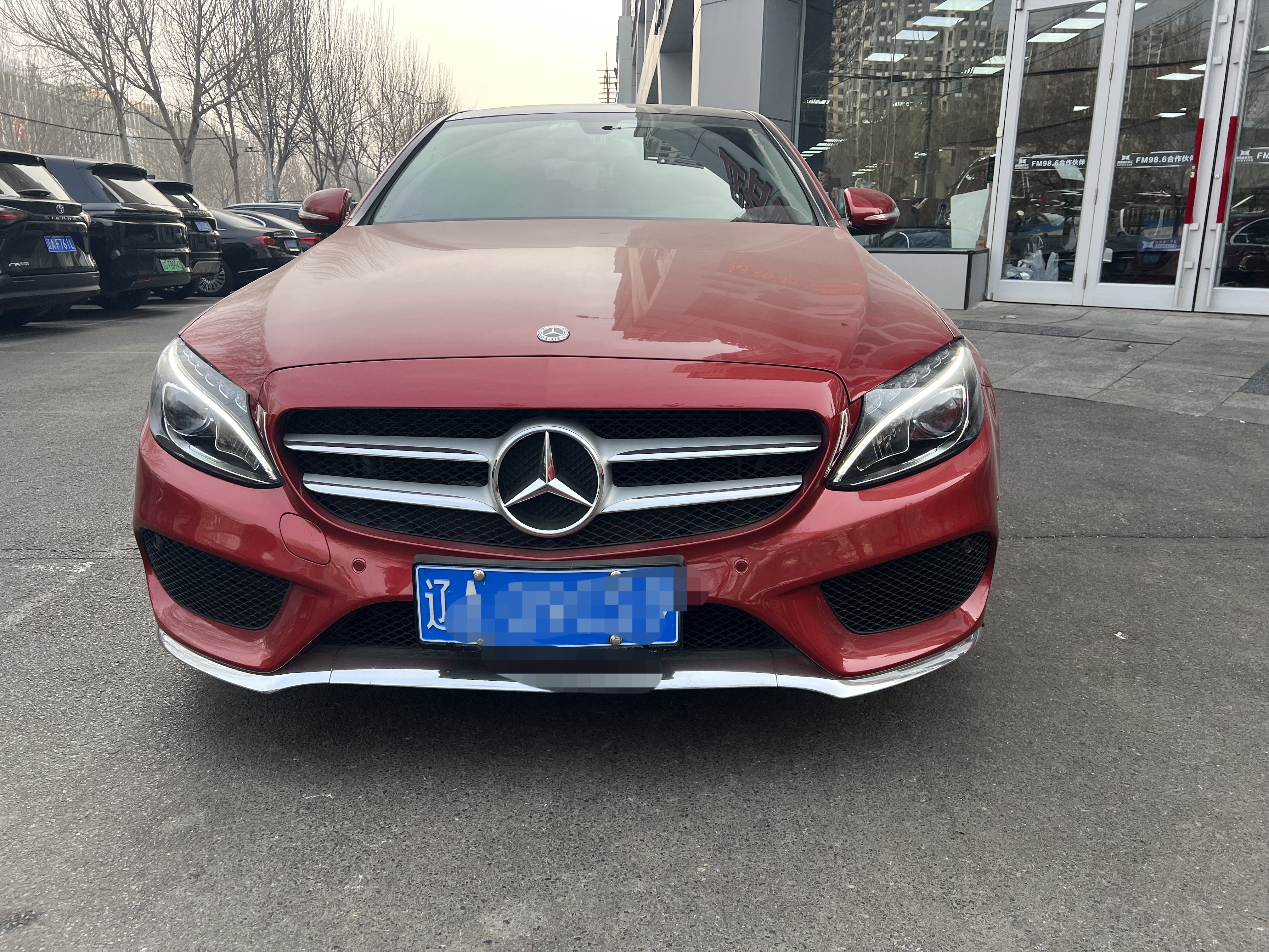 Mercedes-Benz C Class 2018 car image #2