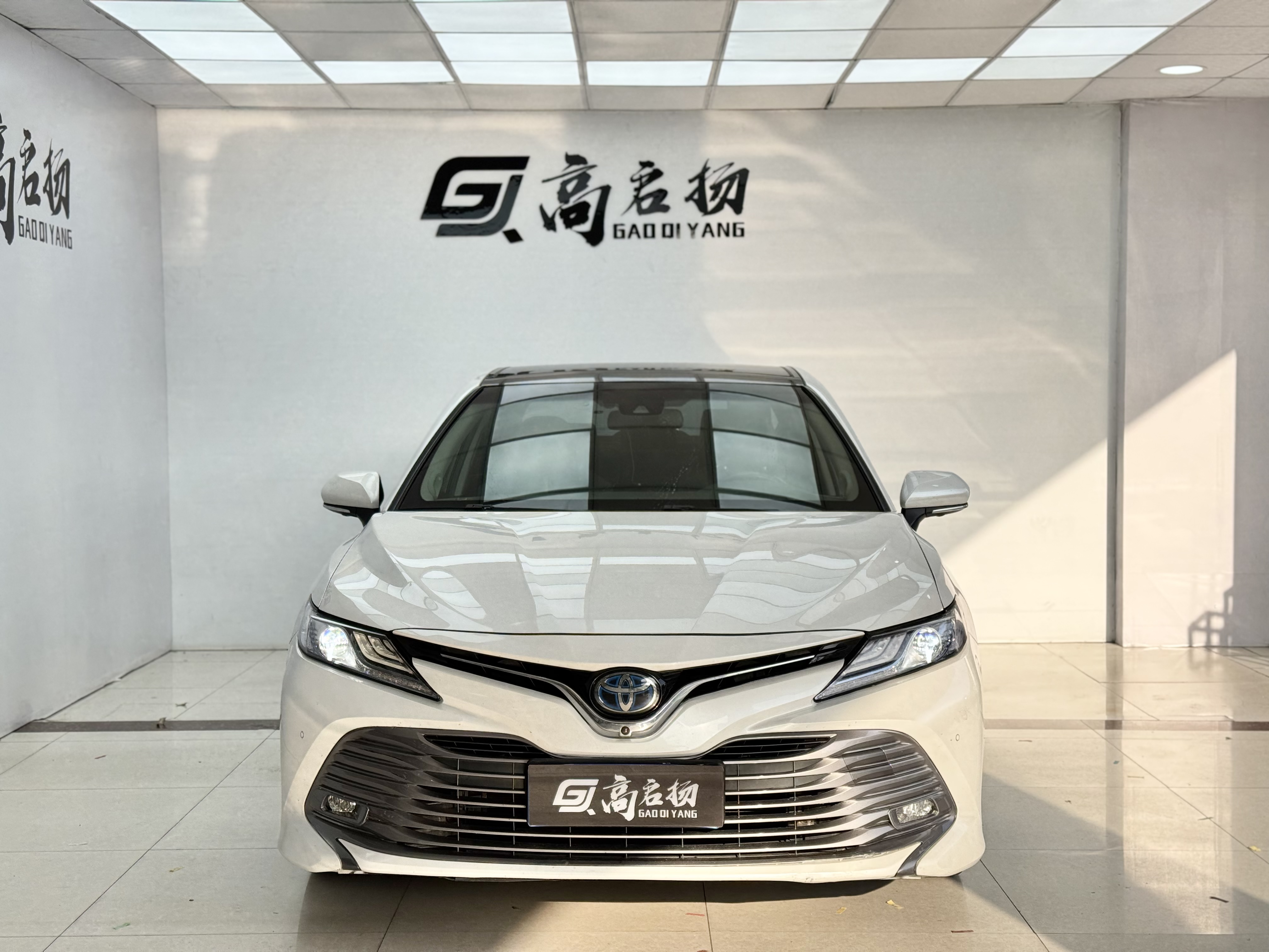 Toyota Camry 2018 car image #2