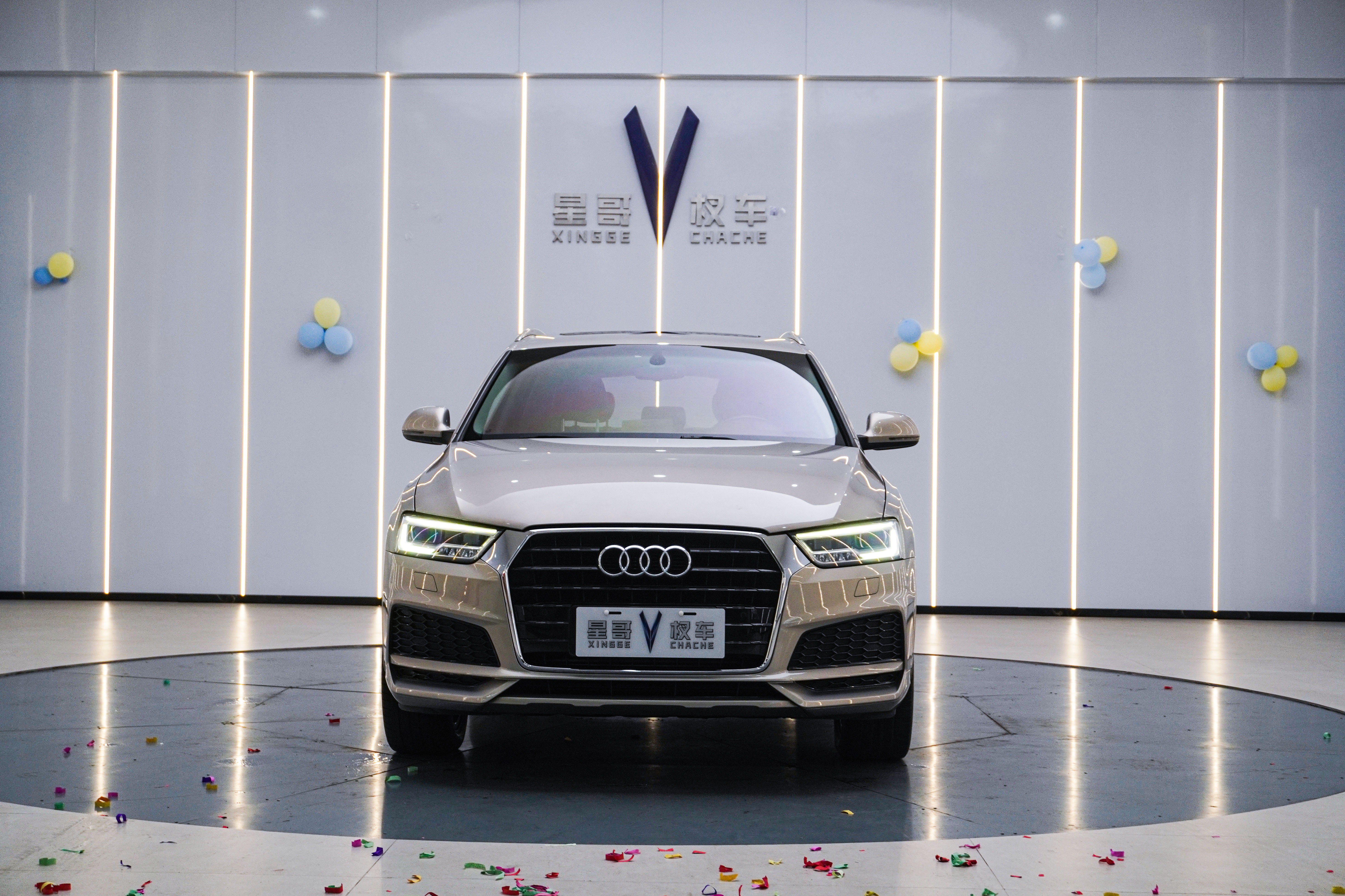 Audi Q3 2018 car image #2