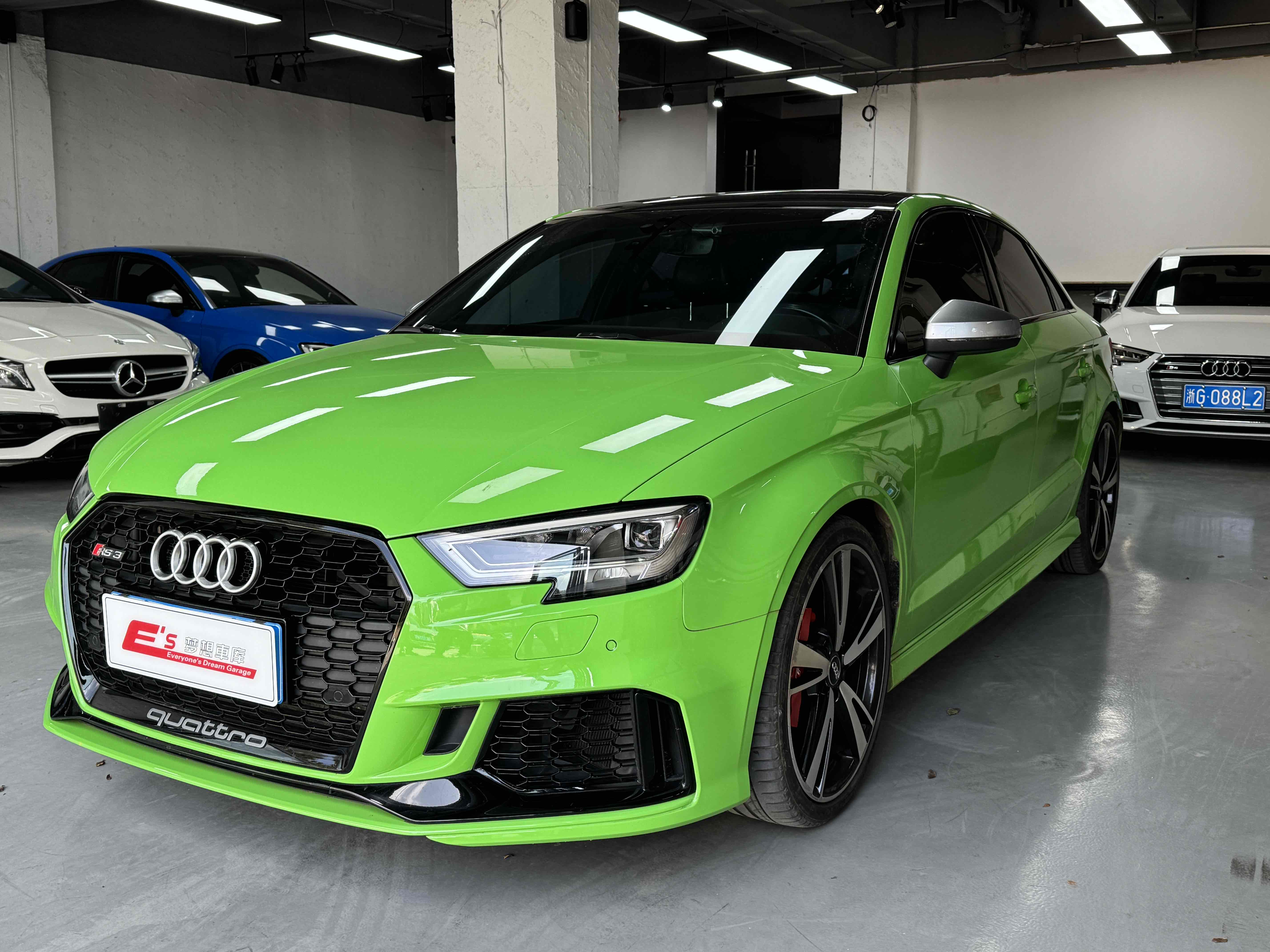 Audi RS 3 2018 car image #2