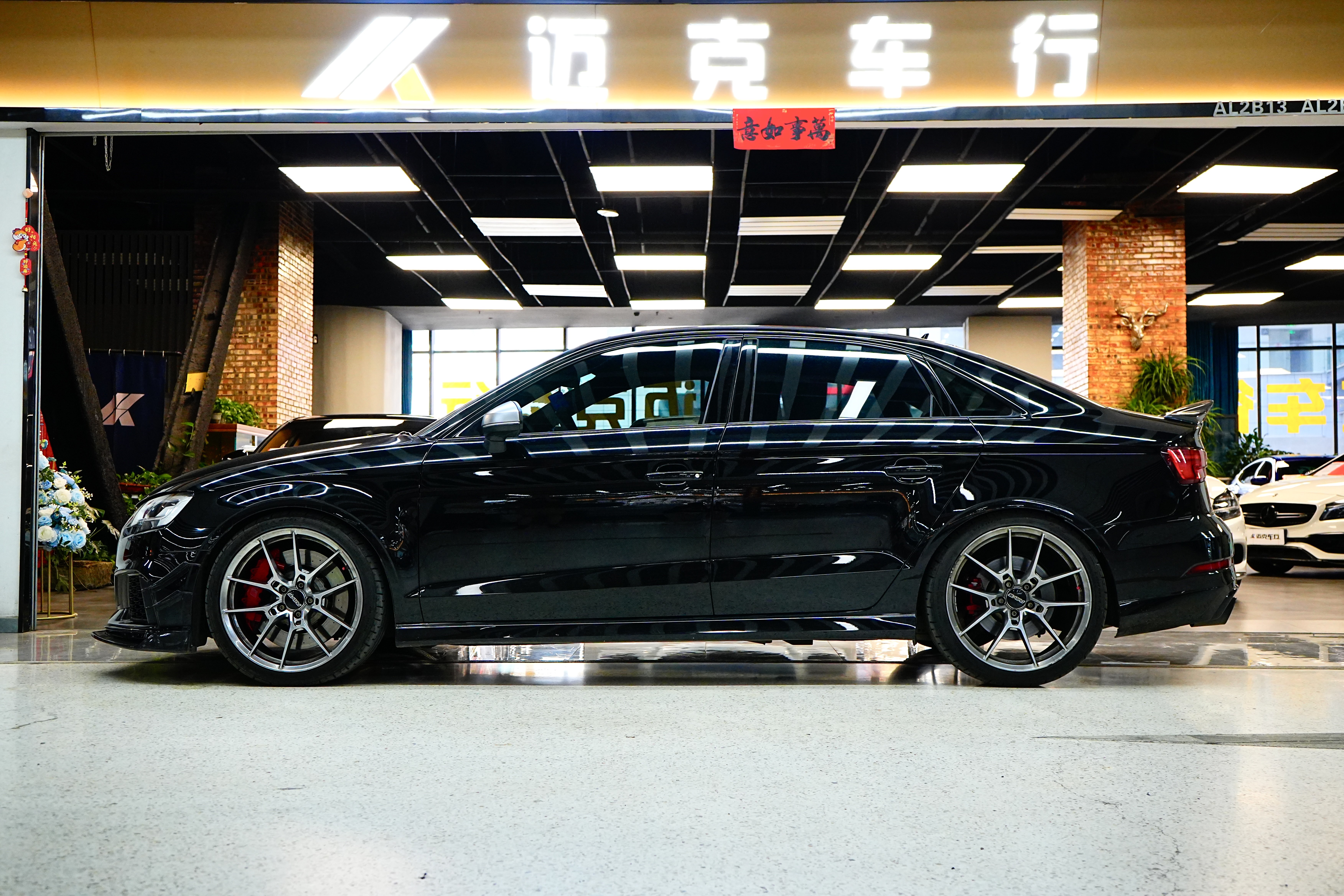 Audi RS 3 2018 car image #2