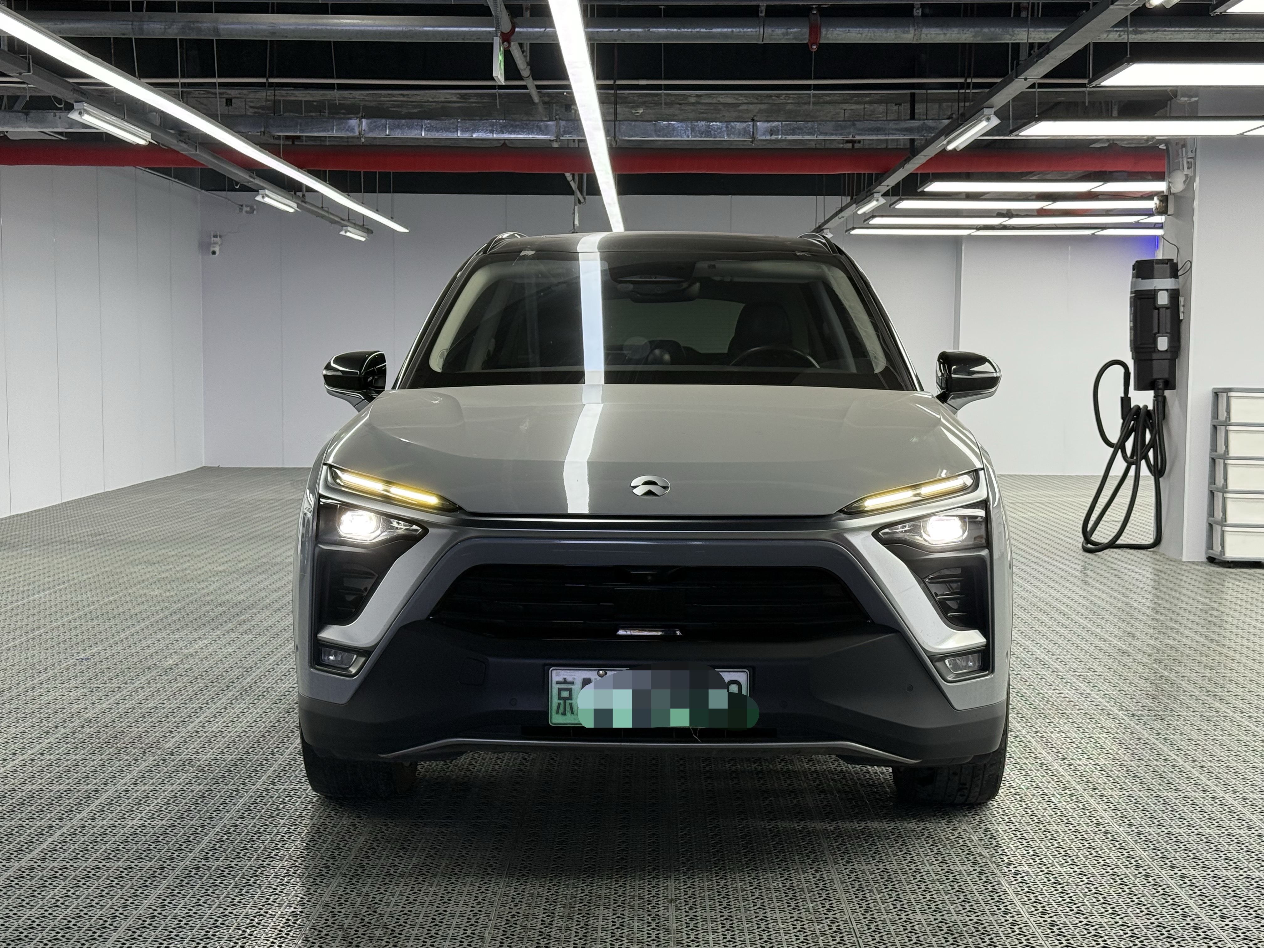 NIO ES8 2018 car image #2
