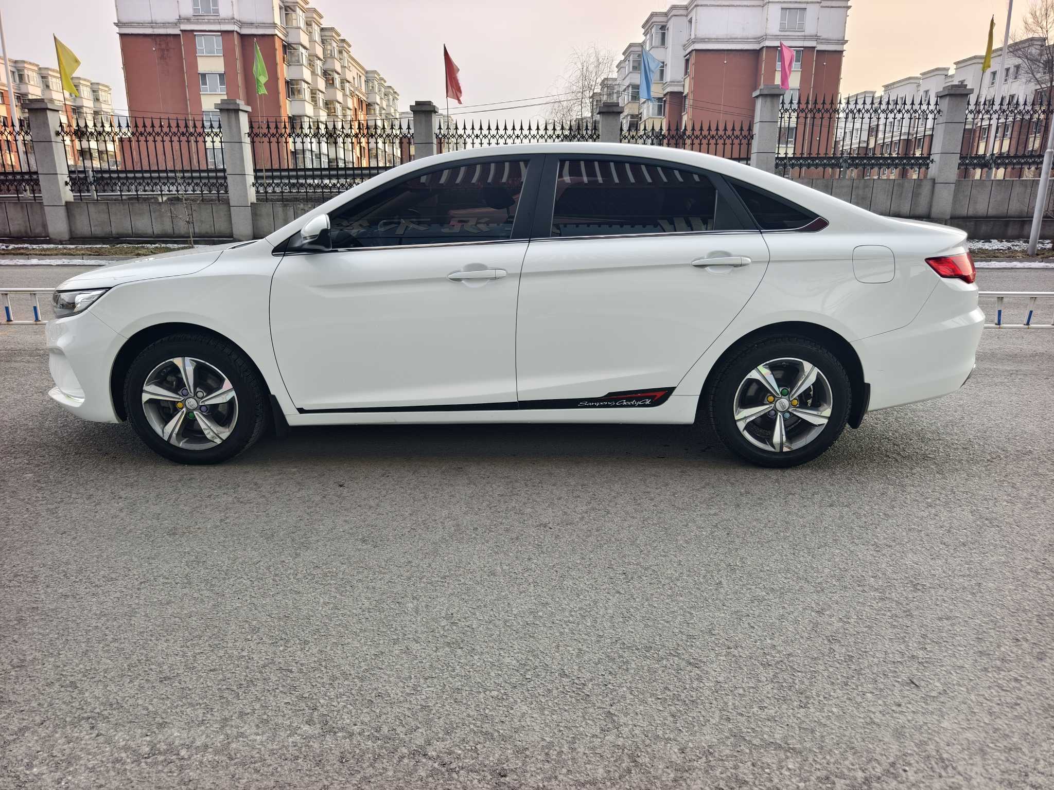 Emgrand GL 2019 car image #2