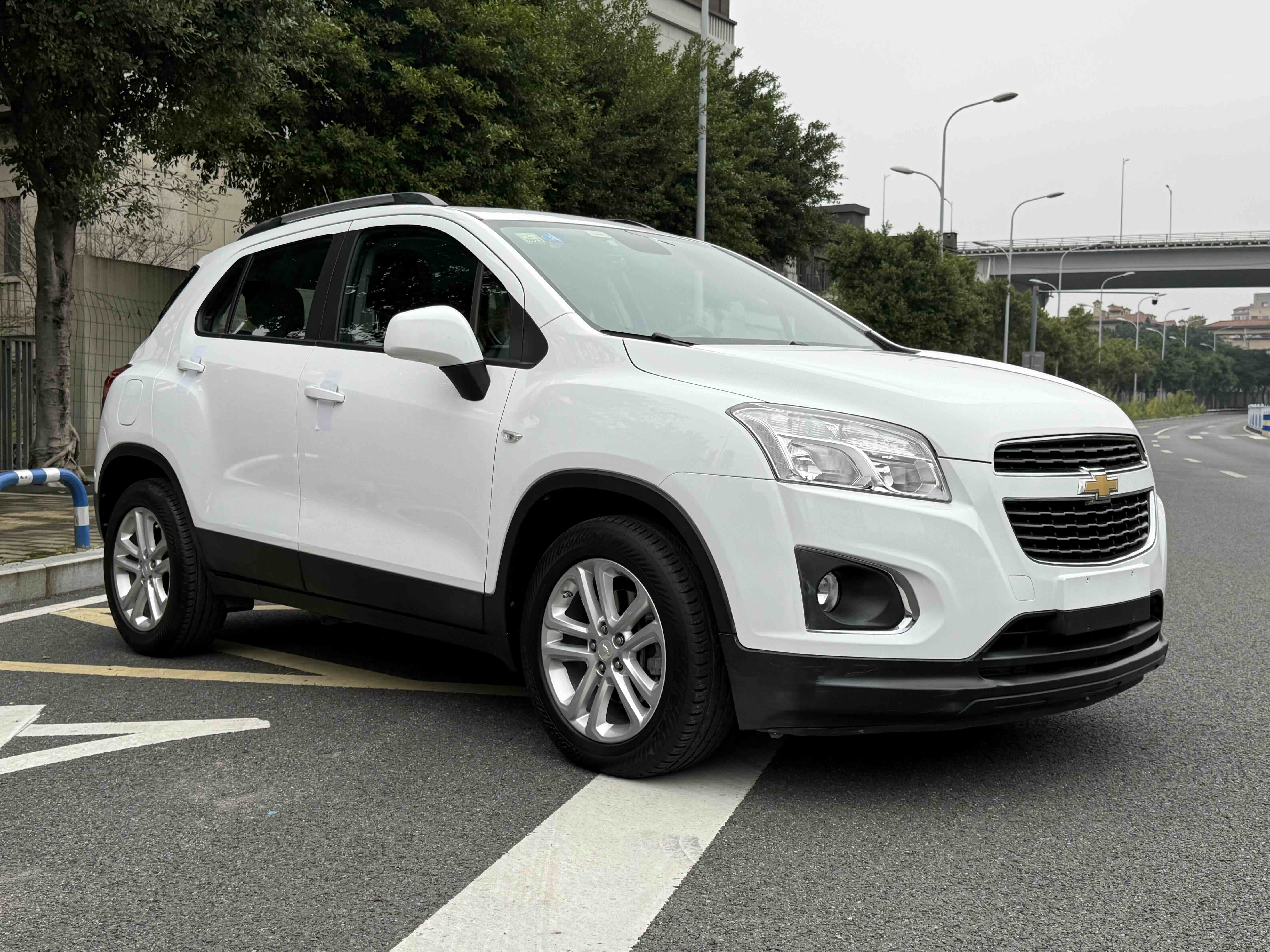Chevrolet Tracker 2015 #2 Chevrolet Tracker 2015 car image #2