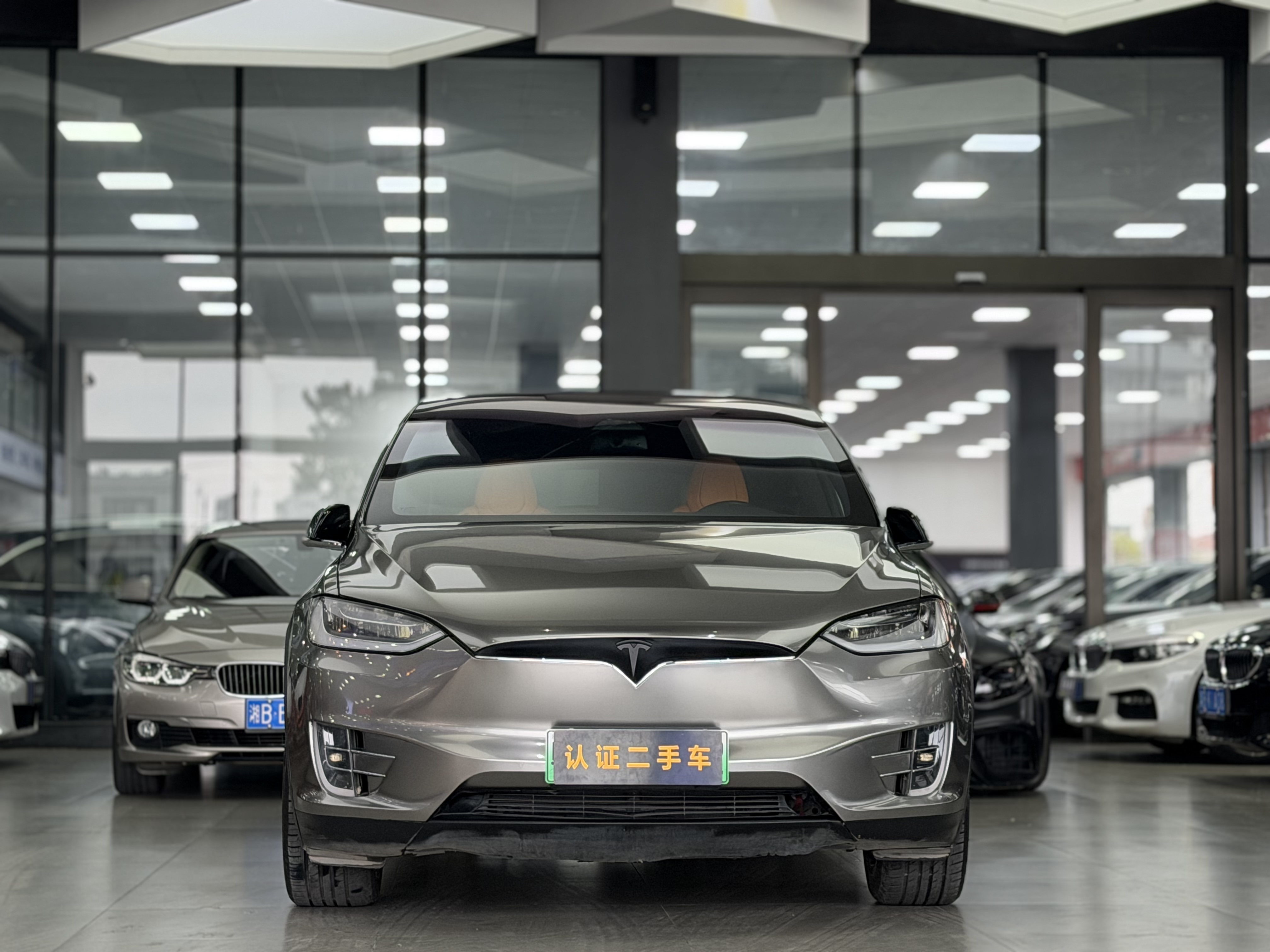Tesla Model X 2019 #2 Tesla Model X 2019 car image #2