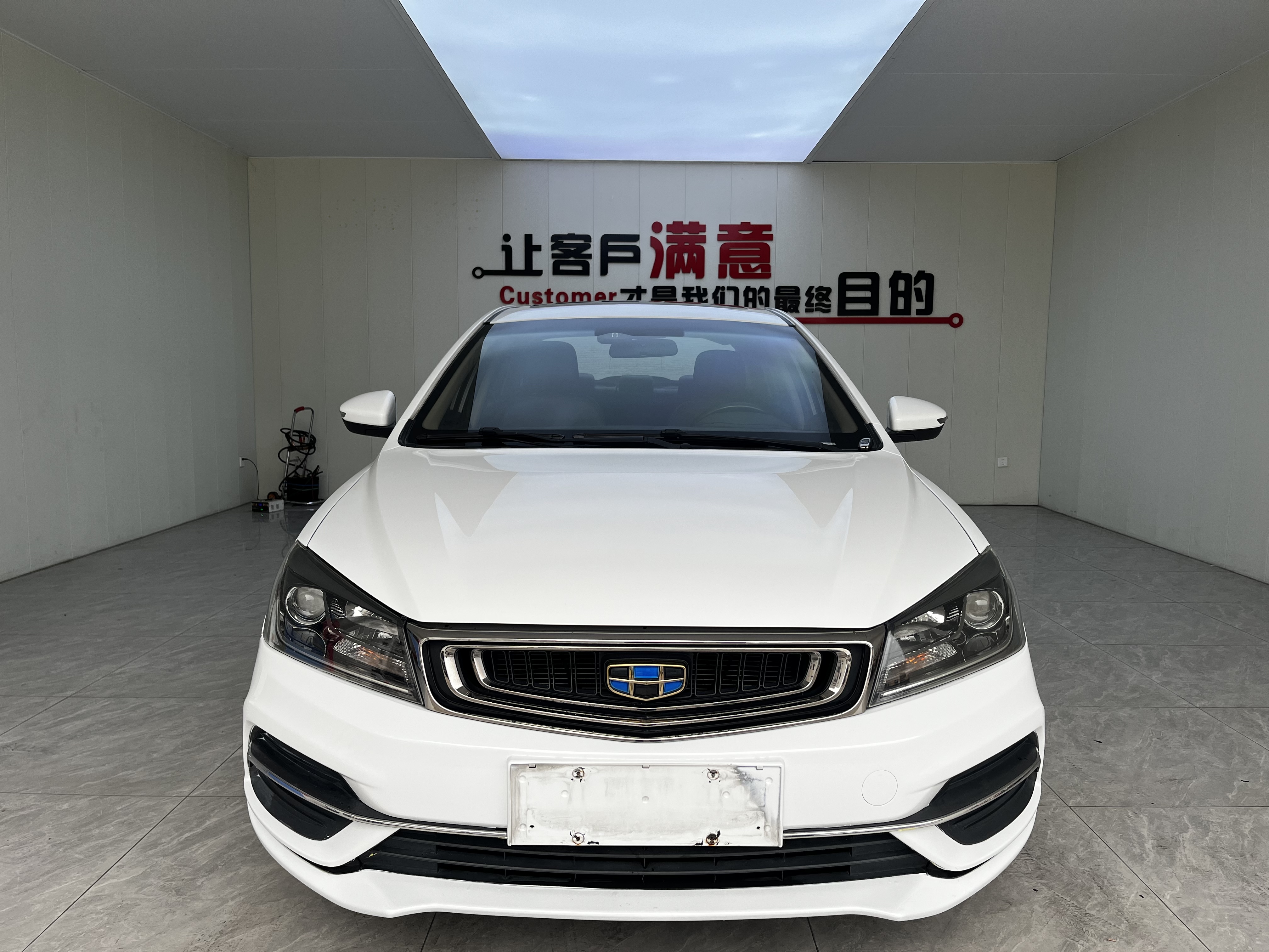 GEELY Emgrand 2018 #2 GEELY Emgrand 2018 car image #2
