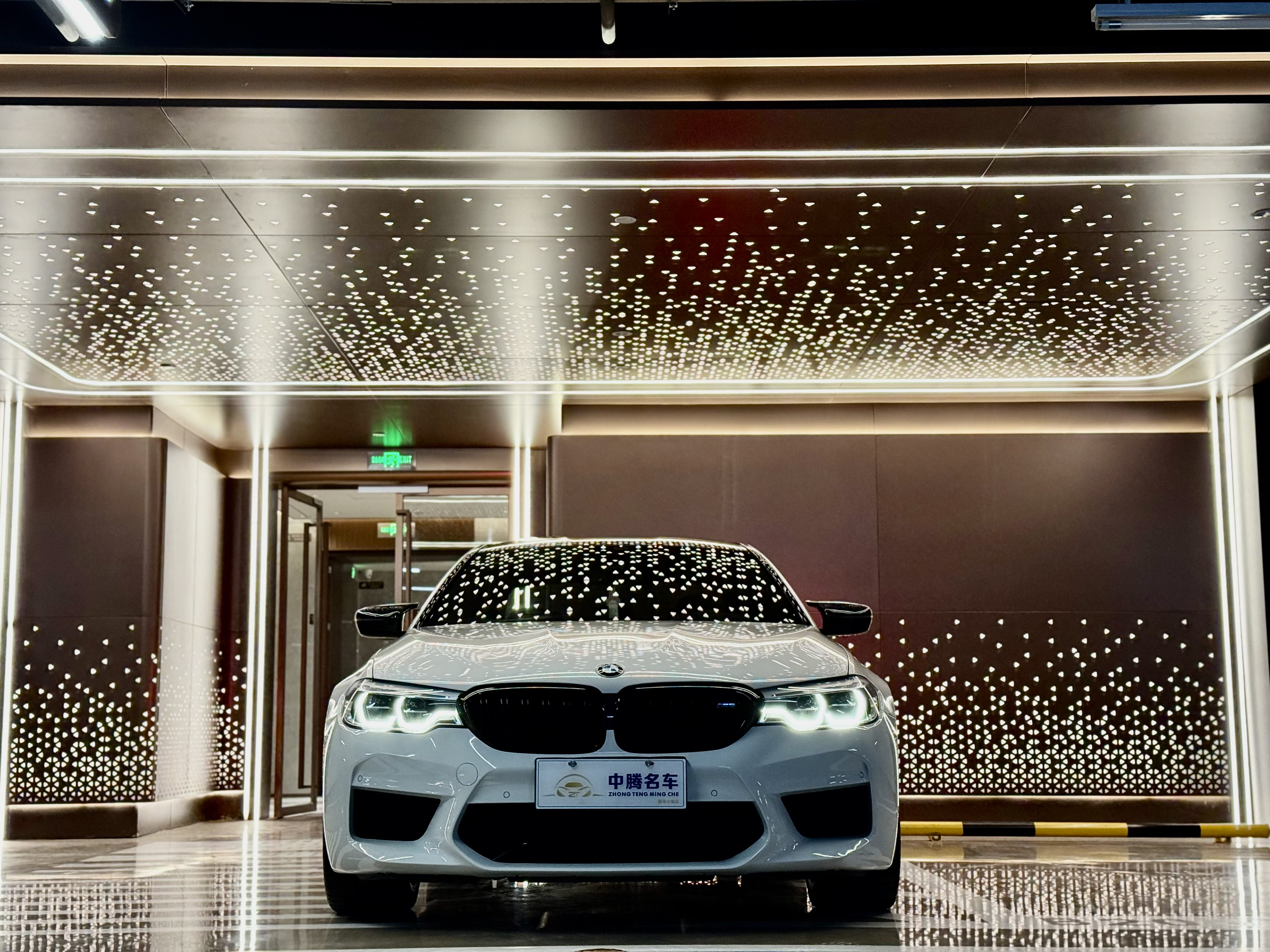 BMW M5 2019 صورة سيارة #2