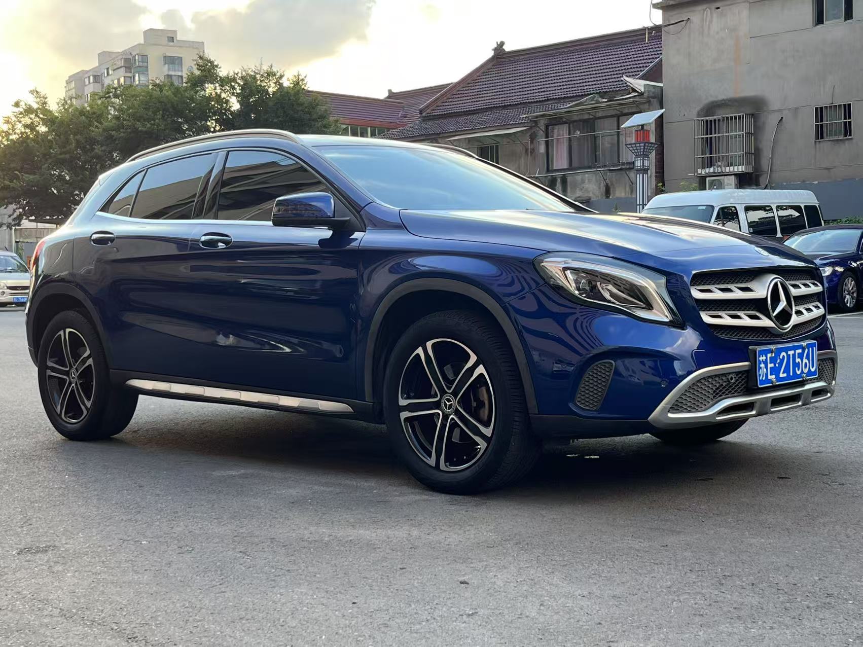 Mercedes-Benz GLA Class 2018 car image #2