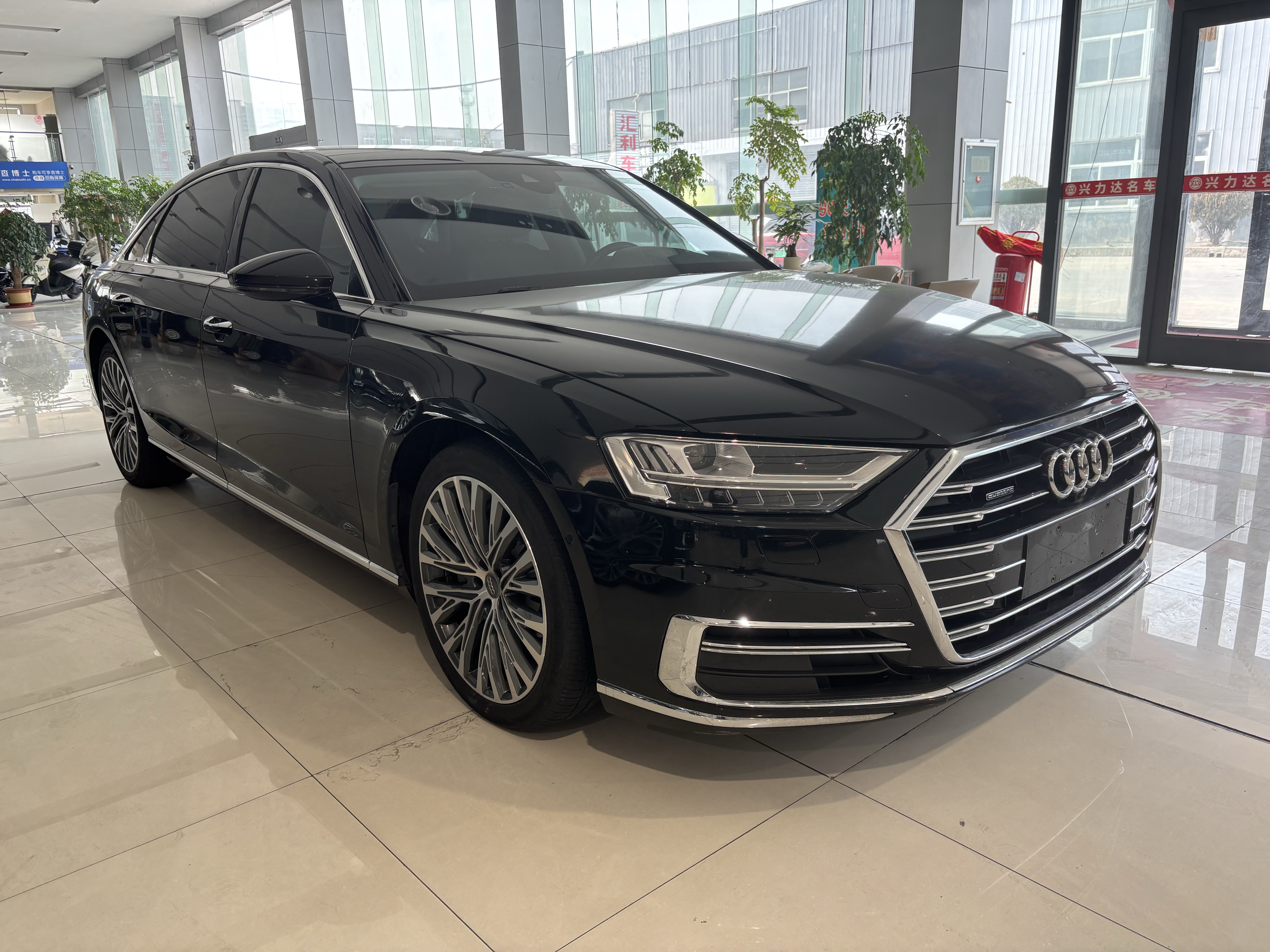 Audi A8 2019 car image #2