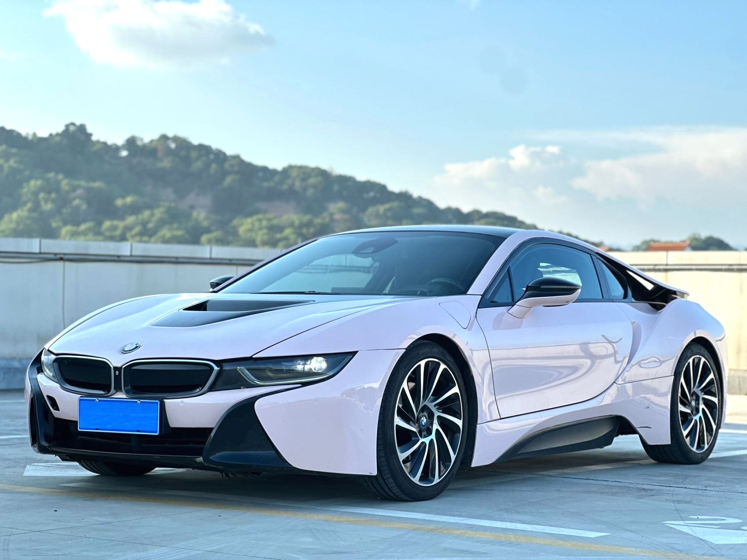 BMW i8 2015 صورة سيارة #2