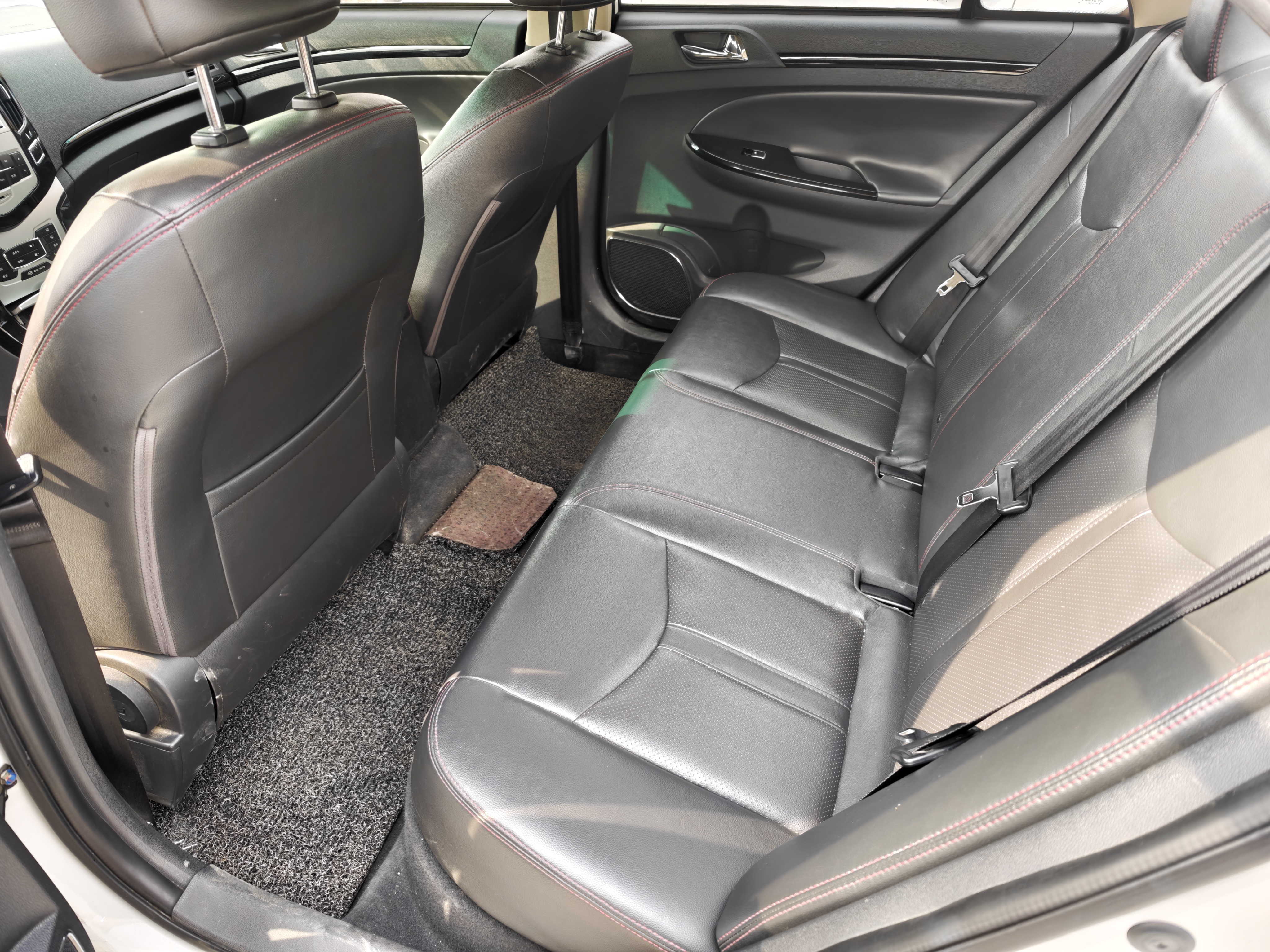 BYD e5 2018 #2 BYD e5 2018 car image #2