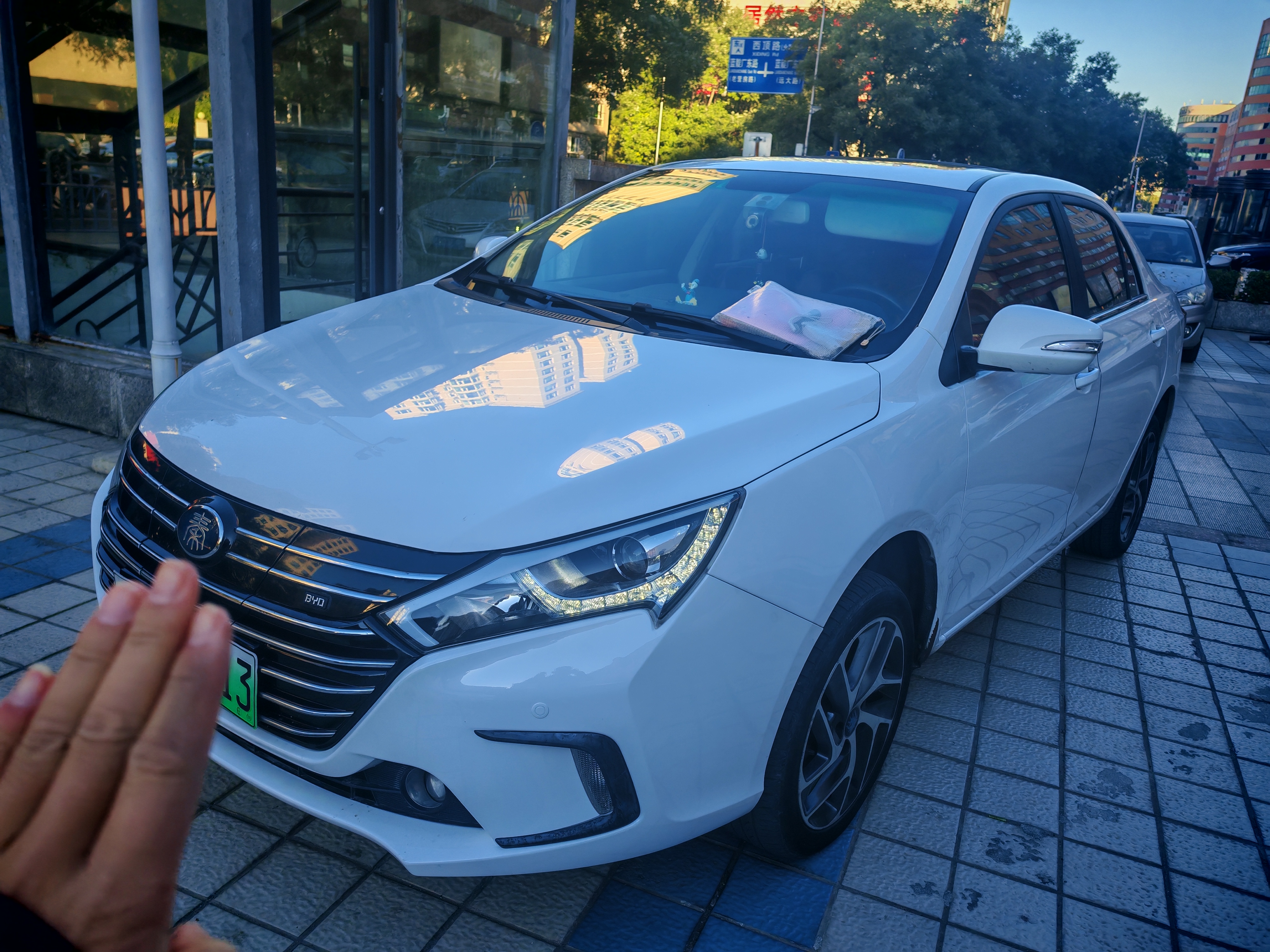 BYD Qin New Energy 2018 #2 BYD Qin New Energy 2018 car image #2