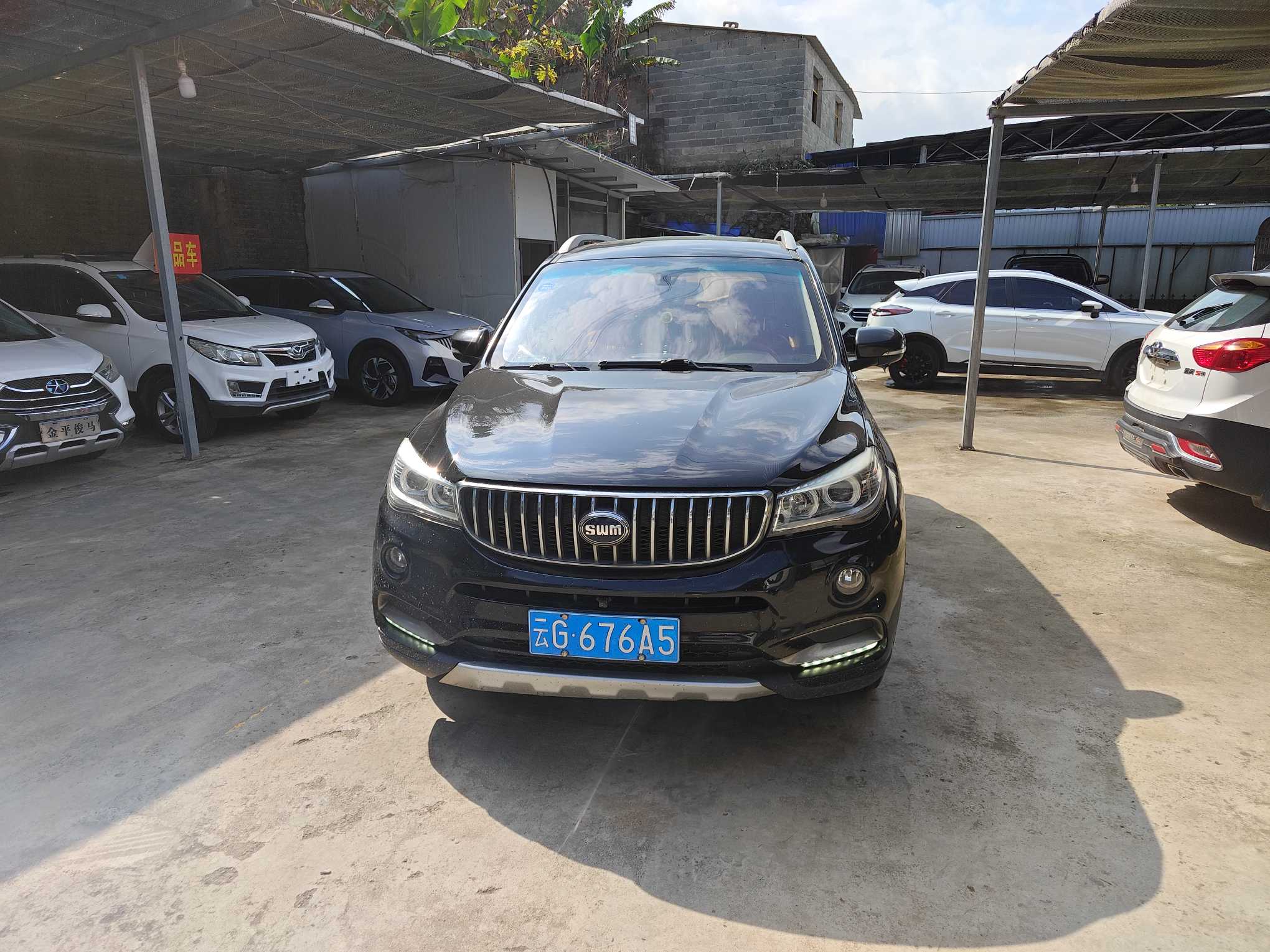 SWM X7 2017 car image #2