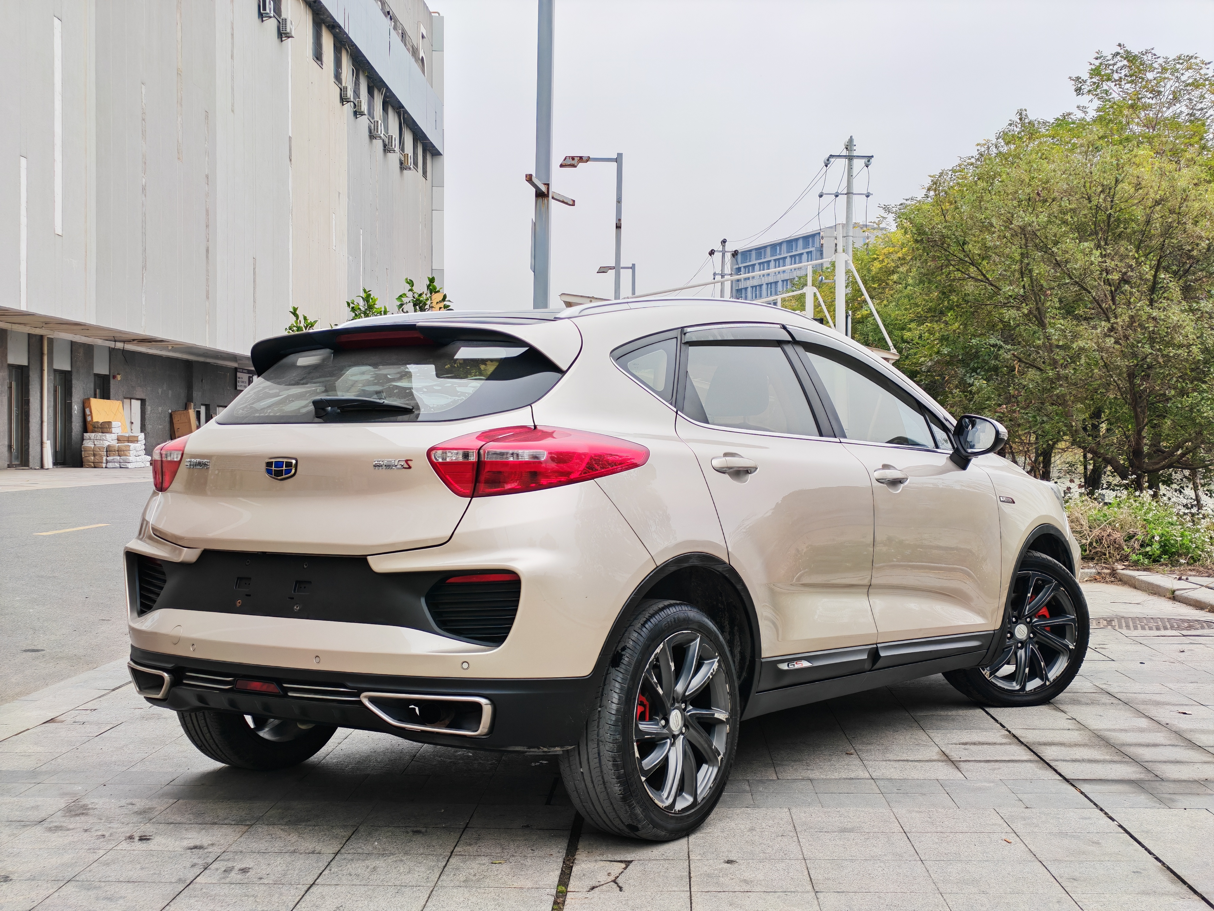 Emgrand GS 2018 #2 Emgrand GS 2018 car image #2