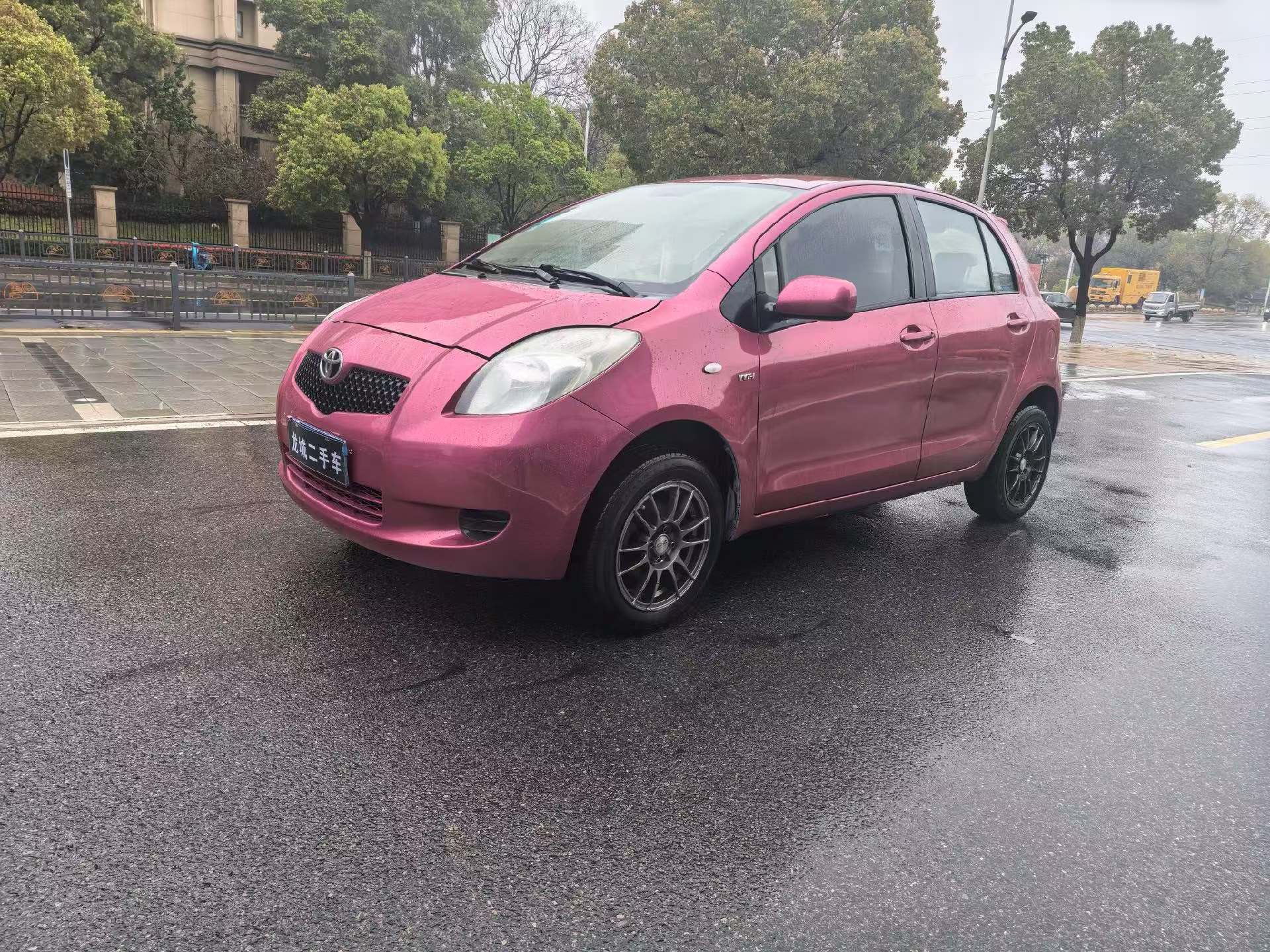 Yaris 2010 immagine di auto #2